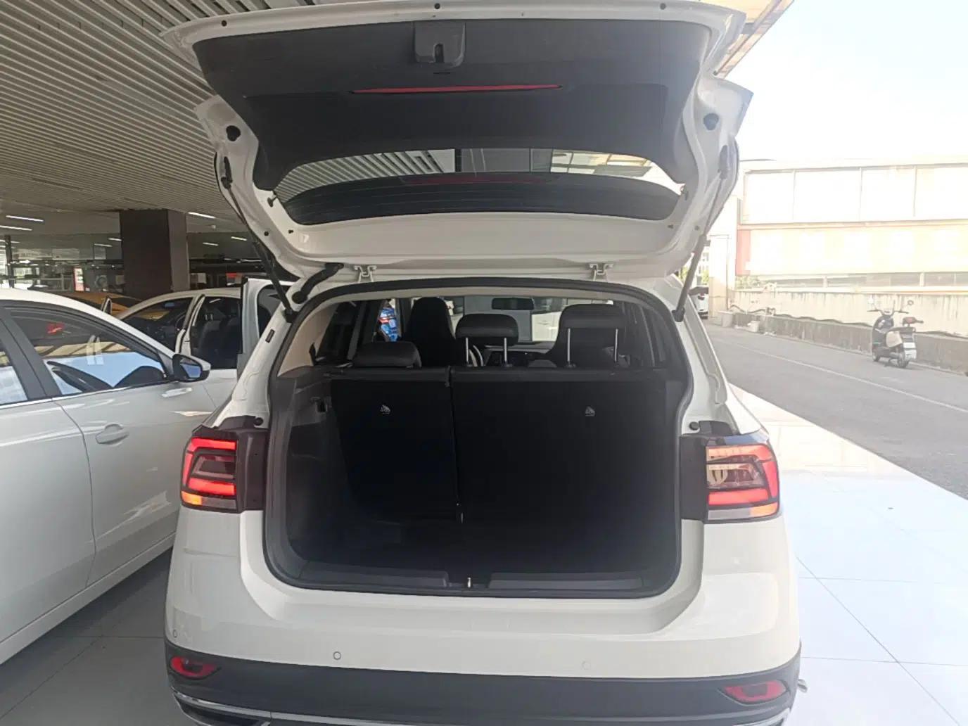 Volkswagen T-Cross 2019 1.5L Automatic Comfort Edition — миниатюра 27