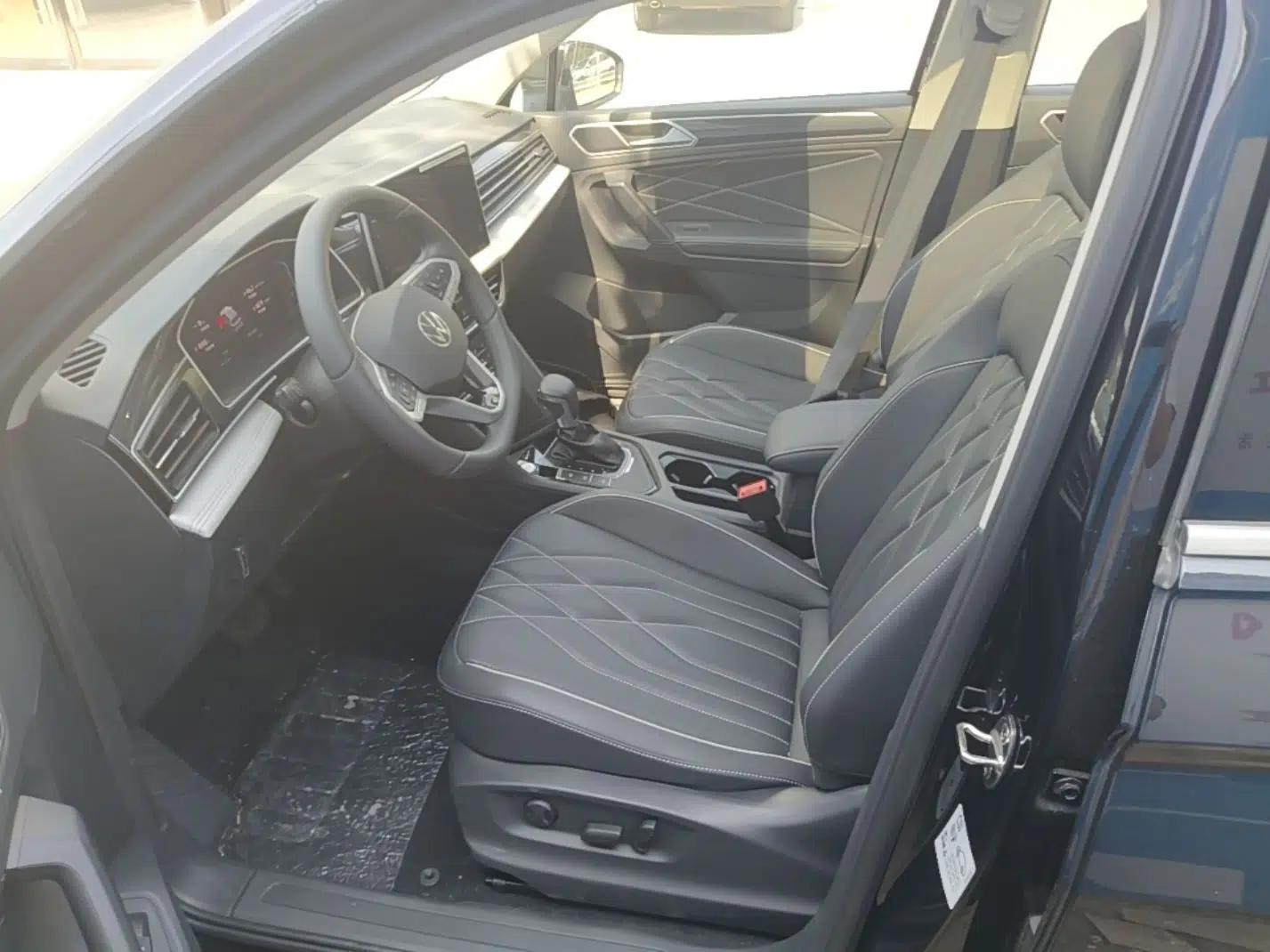 Volkswagen Tiguan L New Energy 2023 430 PHEV Plug-in Hybrid Prestige Edition — миниатюра 17
