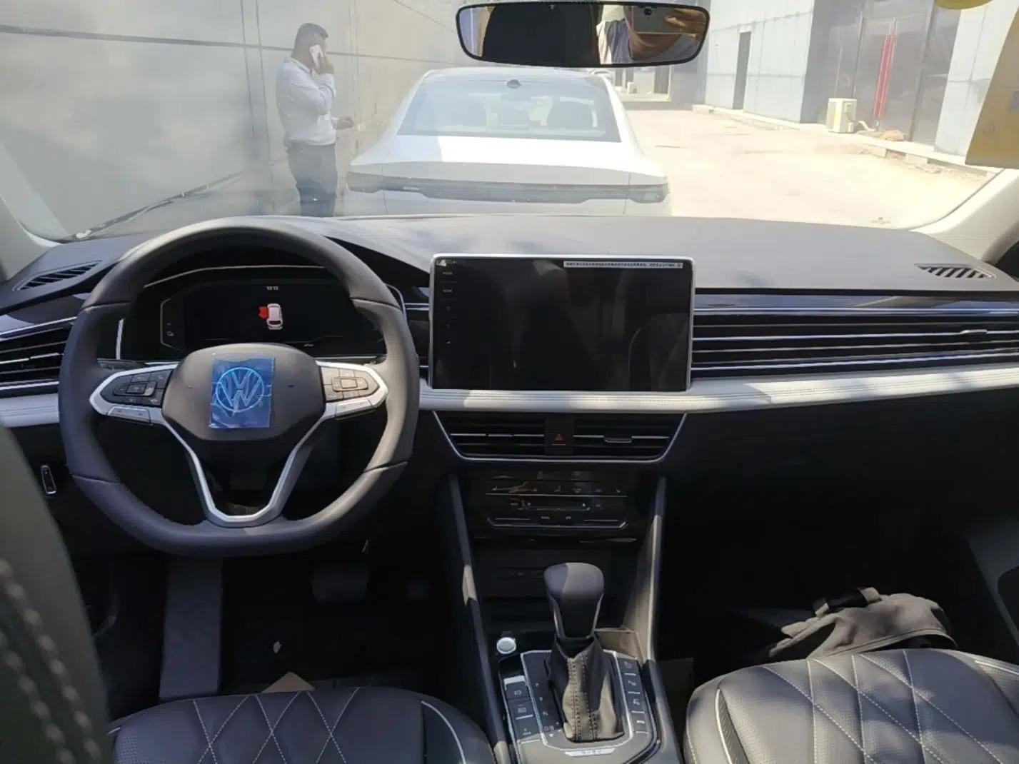 Volkswagen Tiguan L New Energy 2023 430 PHEV Plug-in Hybrid Prestige Edition — миниатюра 12