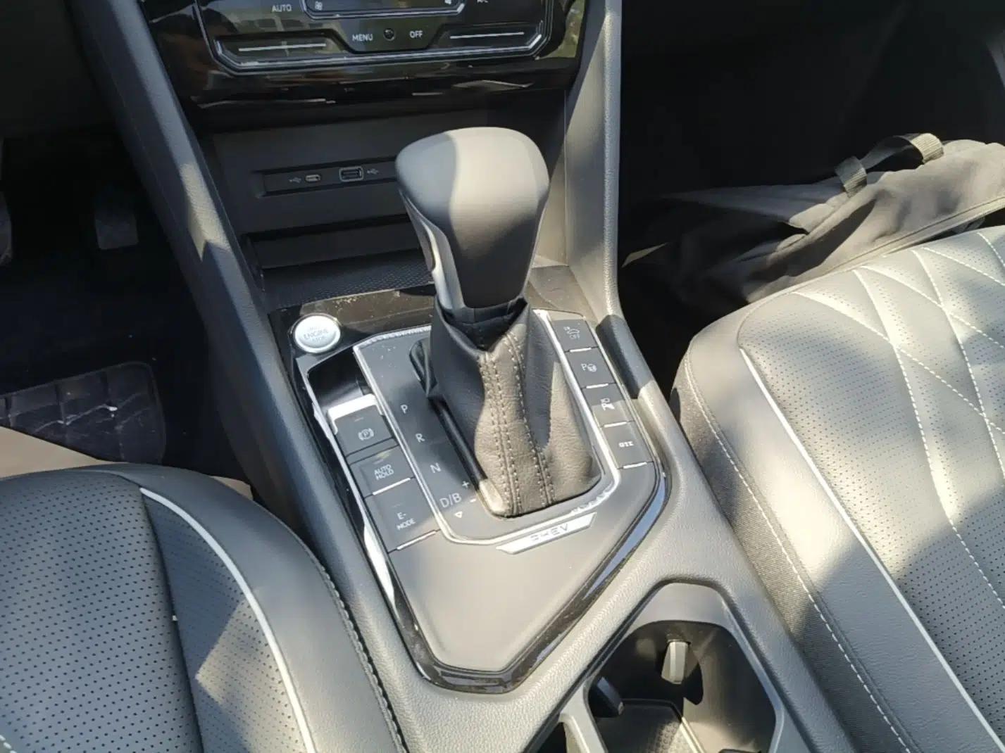 Volkswagen Tiguan L New Energy 2023 430 PHEV Plug-in Hybrid Prestige Edition — миниатюра 16