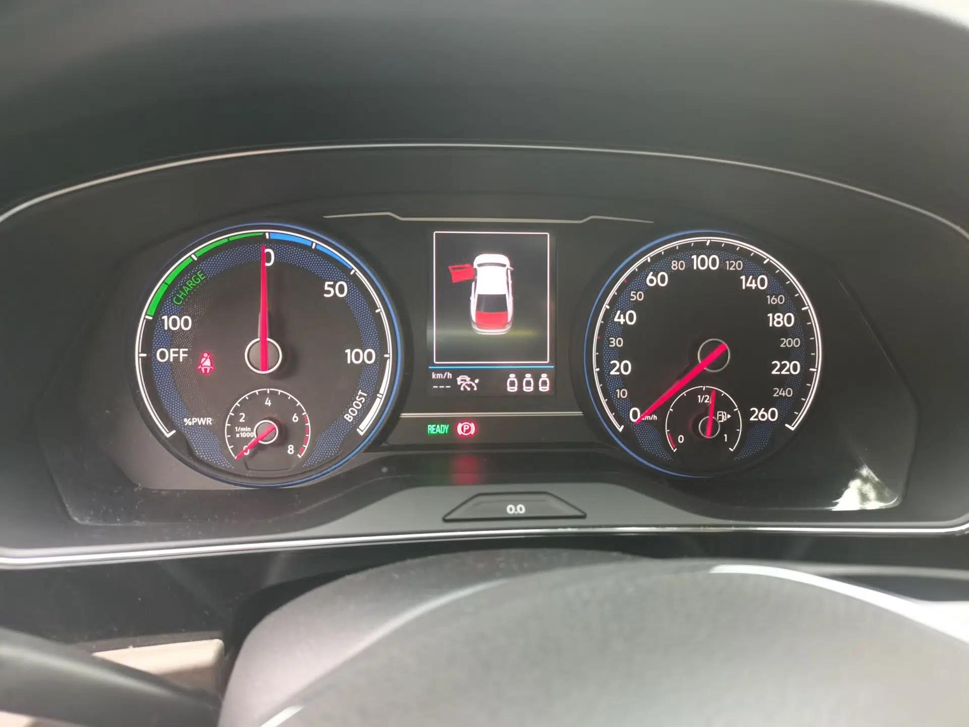 Volkswagen Passat New Energy 2020 430 PHEV Hybrid Luxury Edition China VI Standard — миниатюра 11
