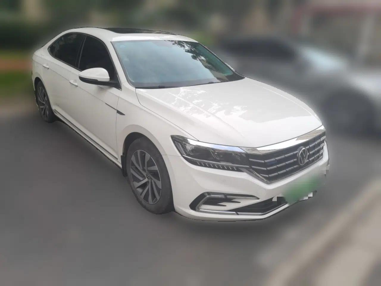 Volkswagen Passat New Energy 2020 430 PHEV Hybrid Luxury Edition China VI Standard — миниатюра 3