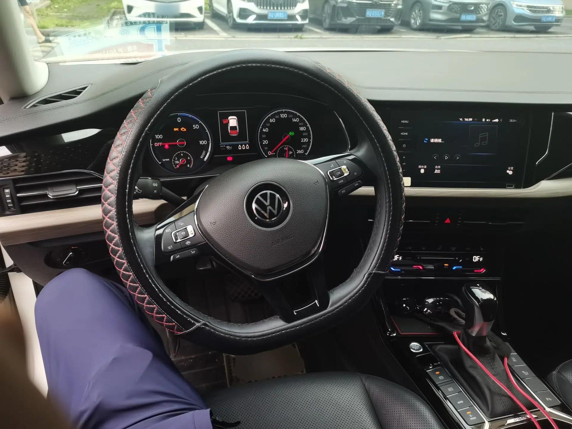Volkswagen Passat New Energy 2020 430 PHEV Hybrid Luxury Edition China VI Standard — миниатюра 10