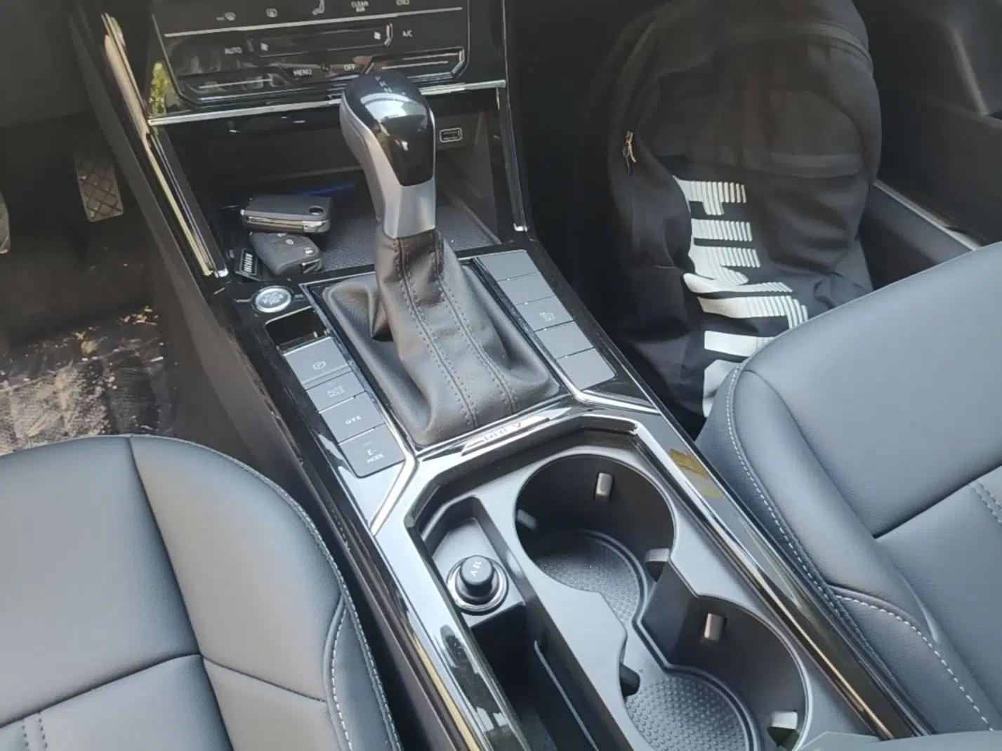Volkswagen Passat New Energy 2025 430 PHEV Hybrid Business Edition — миниатюра 16