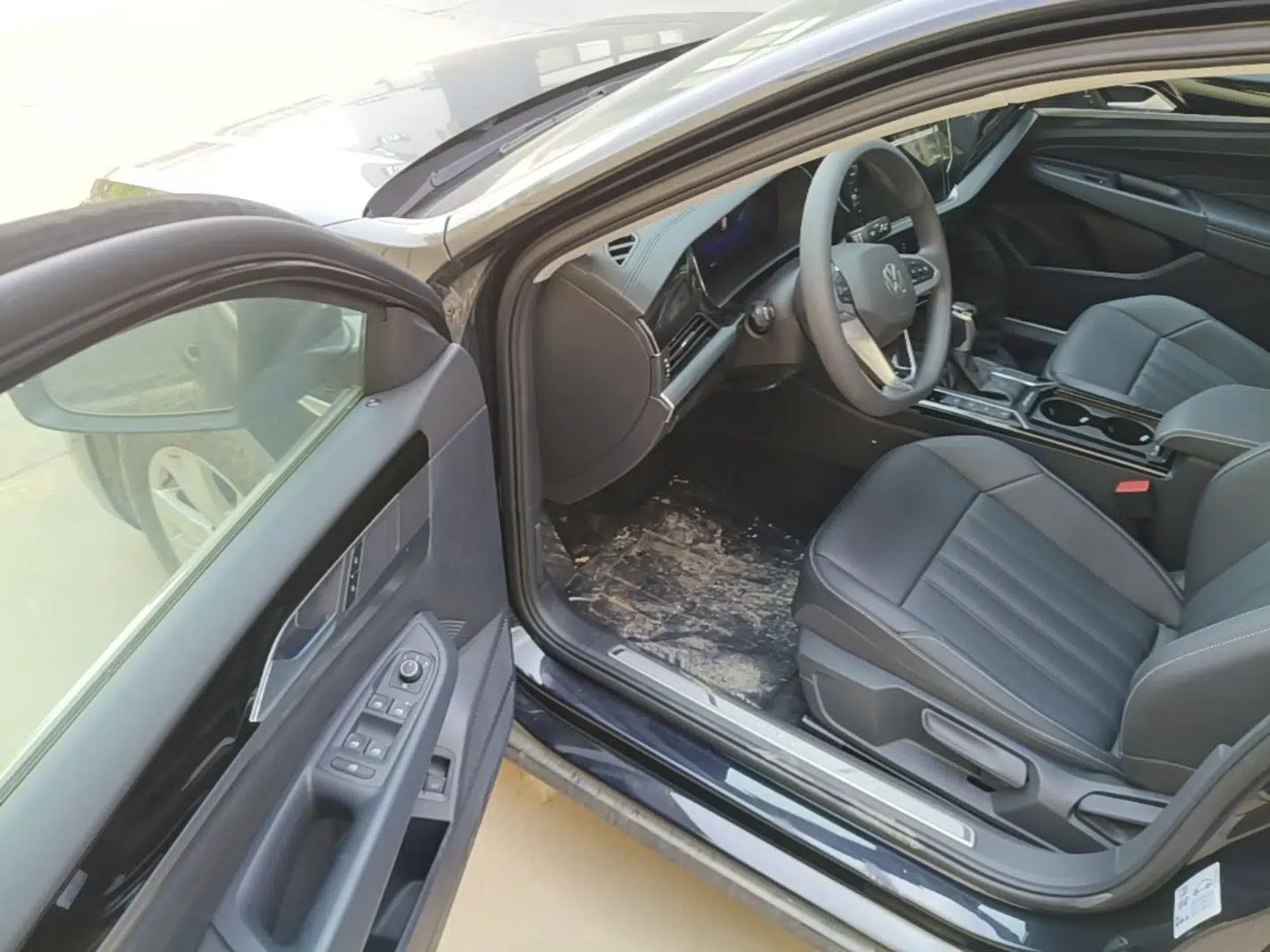 Volkswagen Passat New Energy 2025 430 PHEV Hybrid Business Edition — миниатюра 18
