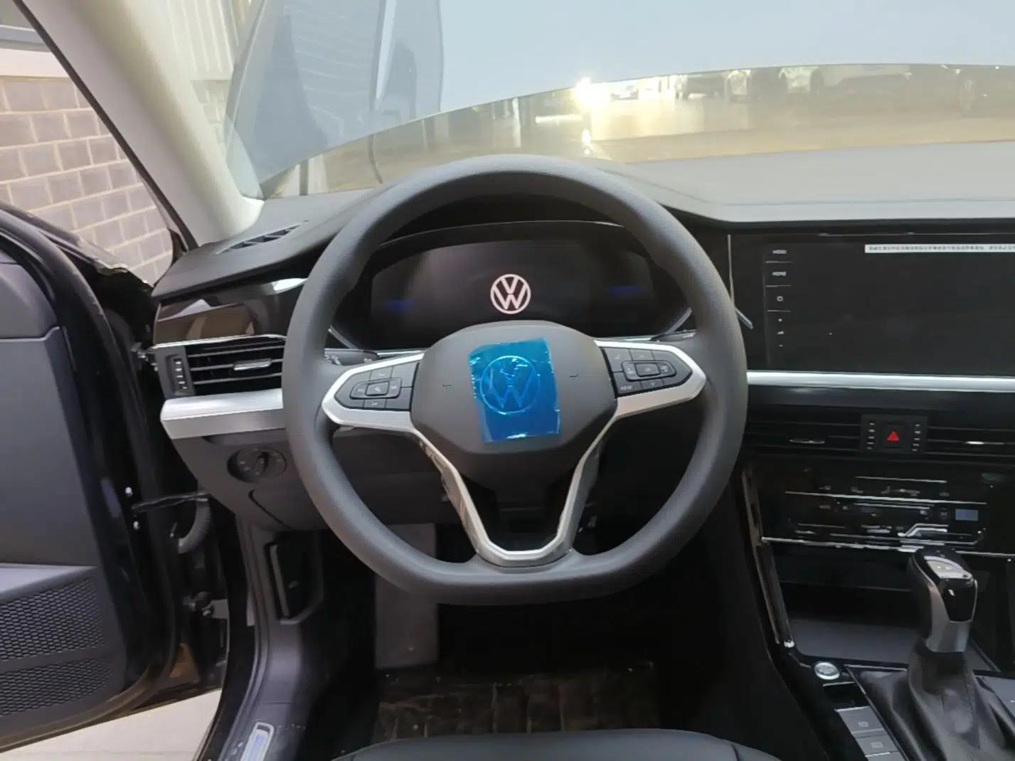 Volkswagen Passat New Energy 2025 430 PHEV Hybrid Business Edition — миниатюра 13