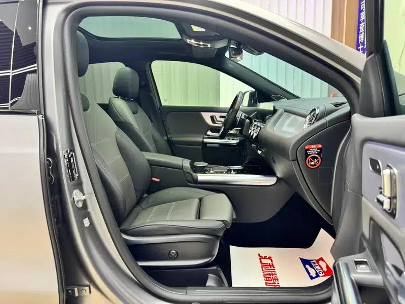 2021 Mercedes-Benz GLA AMG 35 4MATIC — миниатюра 18