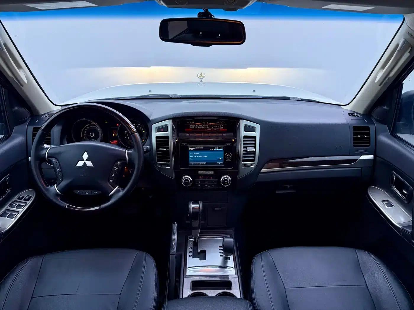 2019 Pajero (Imported) V97 3.8L Automatic — миниатюра 12