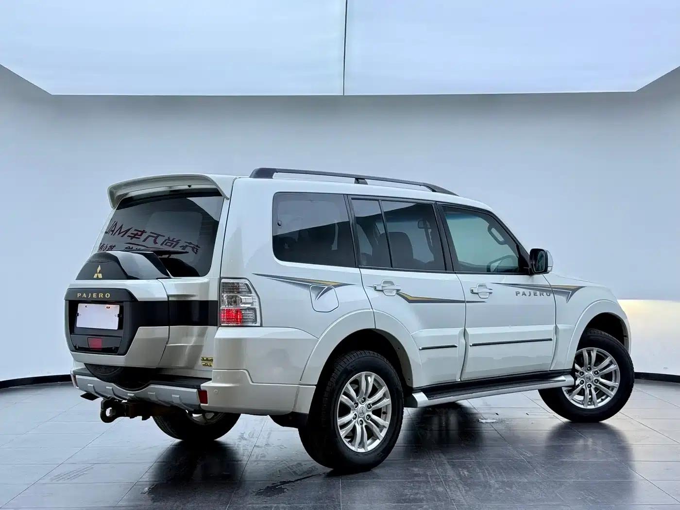 2019 Pajero (Imported) V97 3.8L Automatic — миниатюра 3
