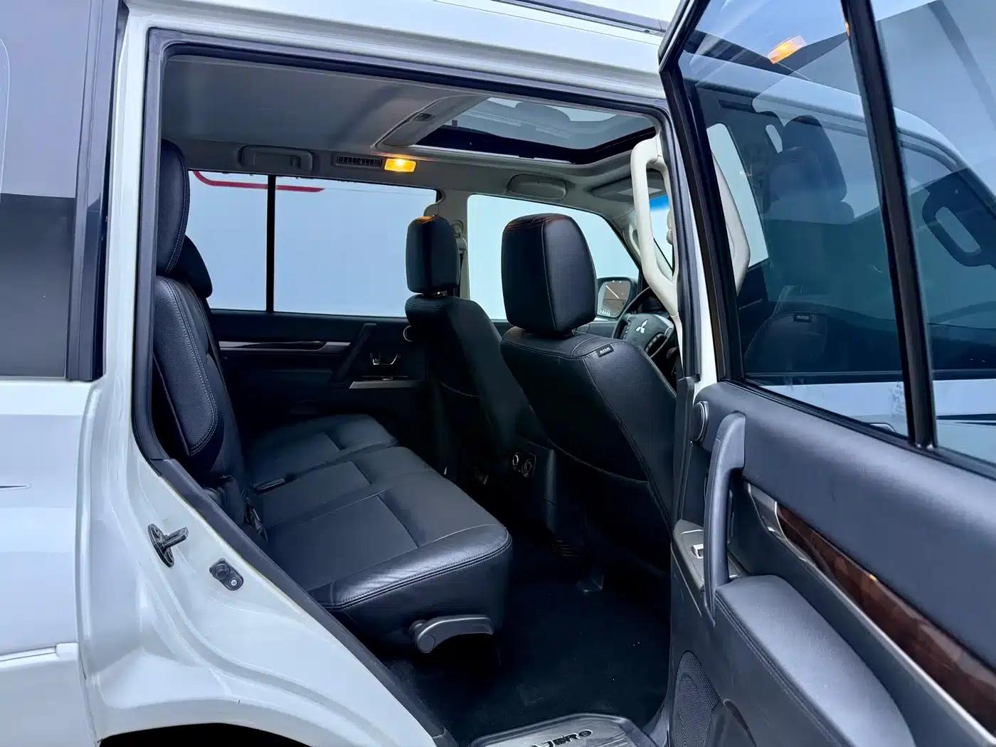 2019 Pajero (Imported) V97 3.8L Automatic — миниатюра 8