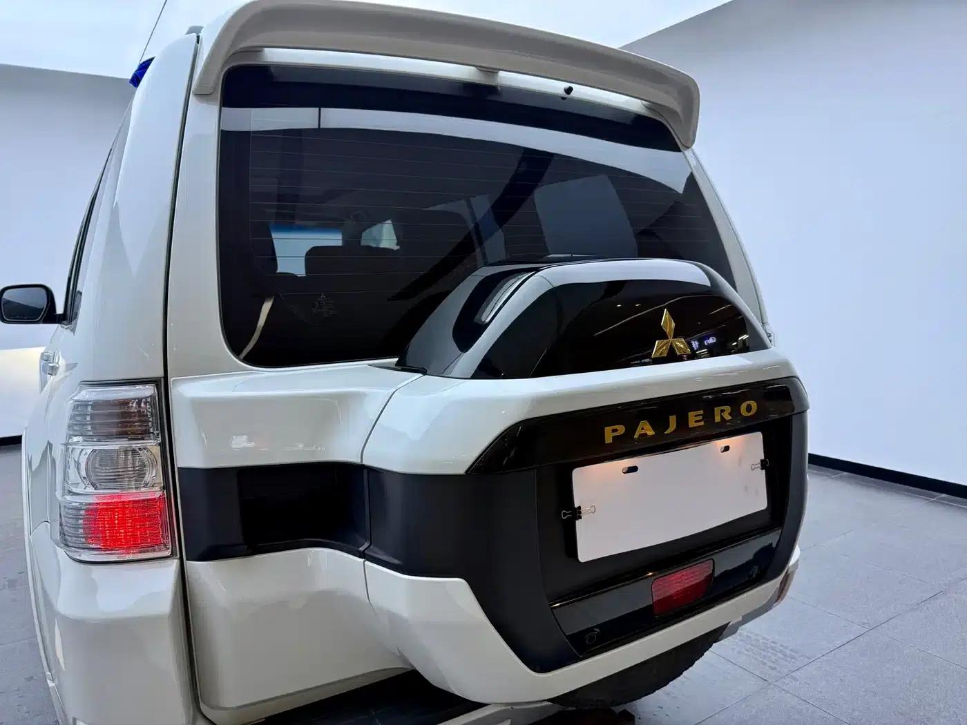 2019 Pajero (Imported) V97 3.8L Automatic — миниатюра 9