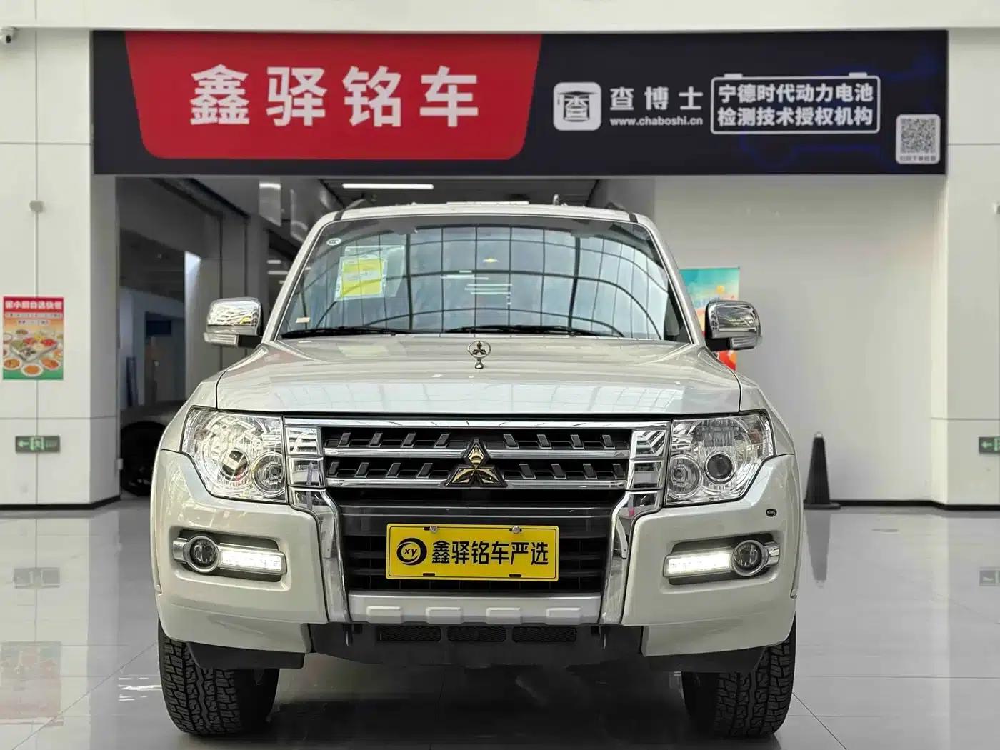2020 Pajero (Imported) 3.0L Automatic Standard Edition — миниатюра 2