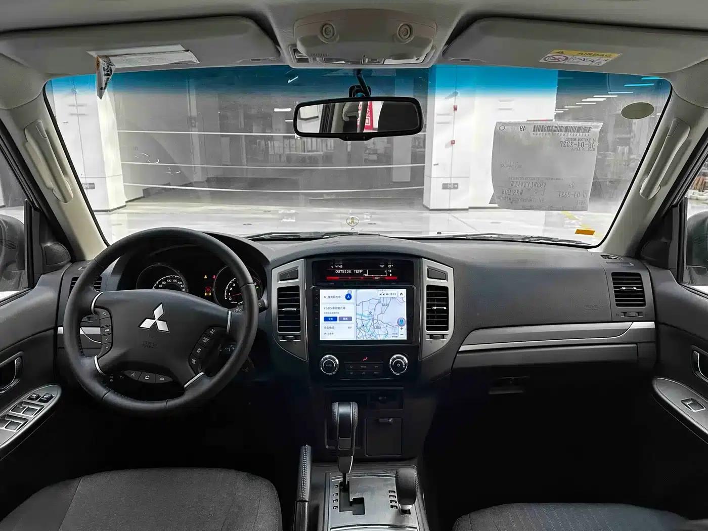 2020 Pajero (Imported) 3.0L Automatic Standard Edition — миниатюра 13