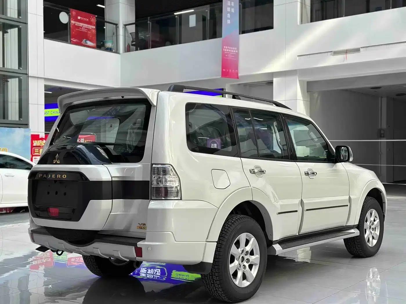 2020 Pajero (Imported) 3.0L Automatic Standard Edition — миниатюра 5