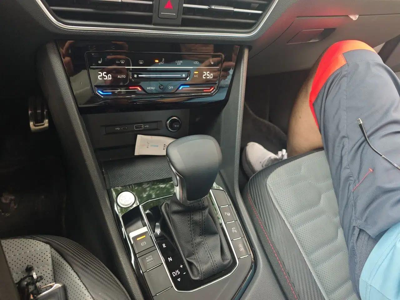 Volkswagen Tiguan X 2022 330TSI Two-Wheel-Drive Flagship Edition — миниатюра 14