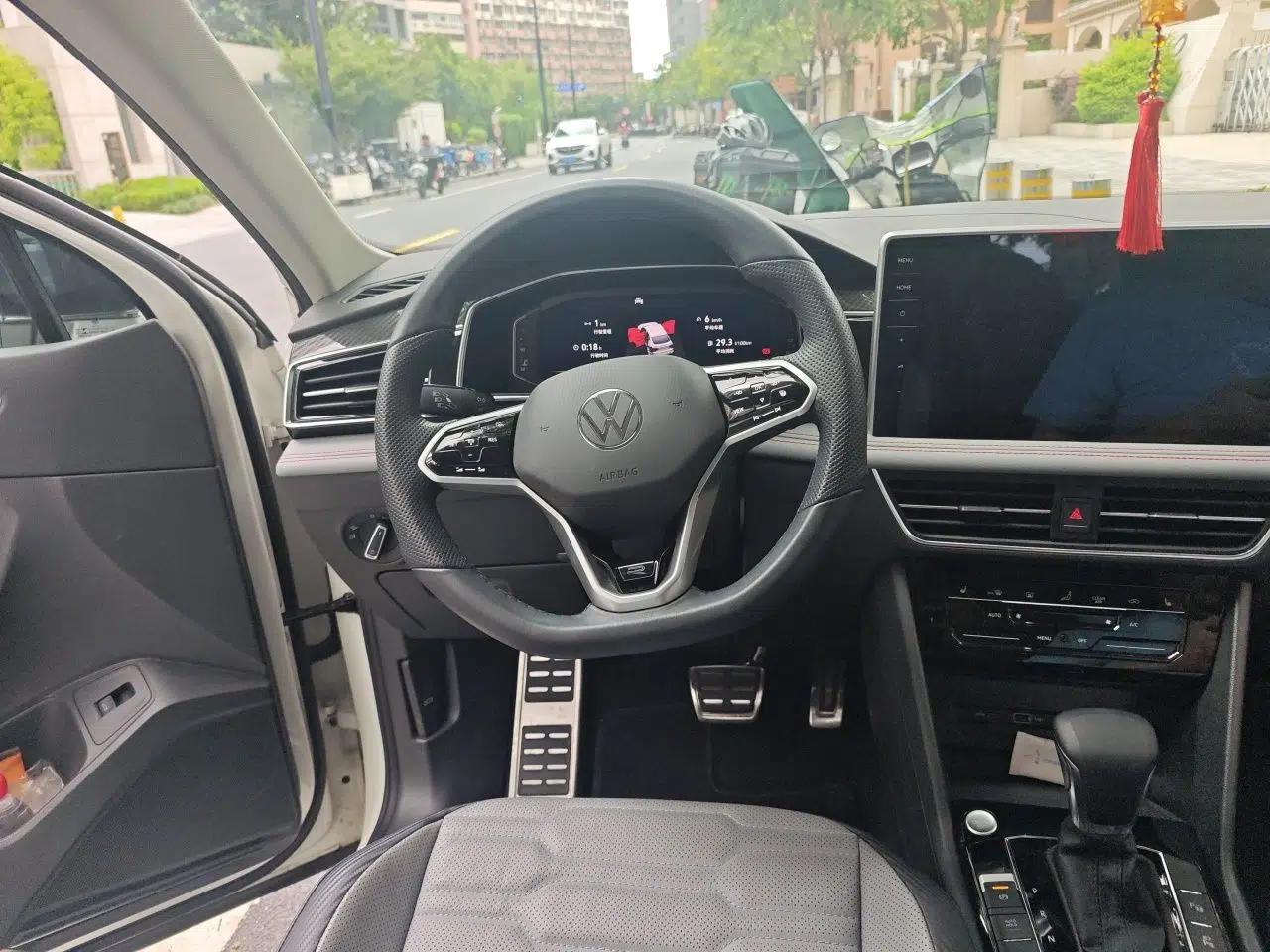 Volkswagen Tiguan X 2022 330TSI Two-Wheel-Drive Flagship Edition — миниатюра 10