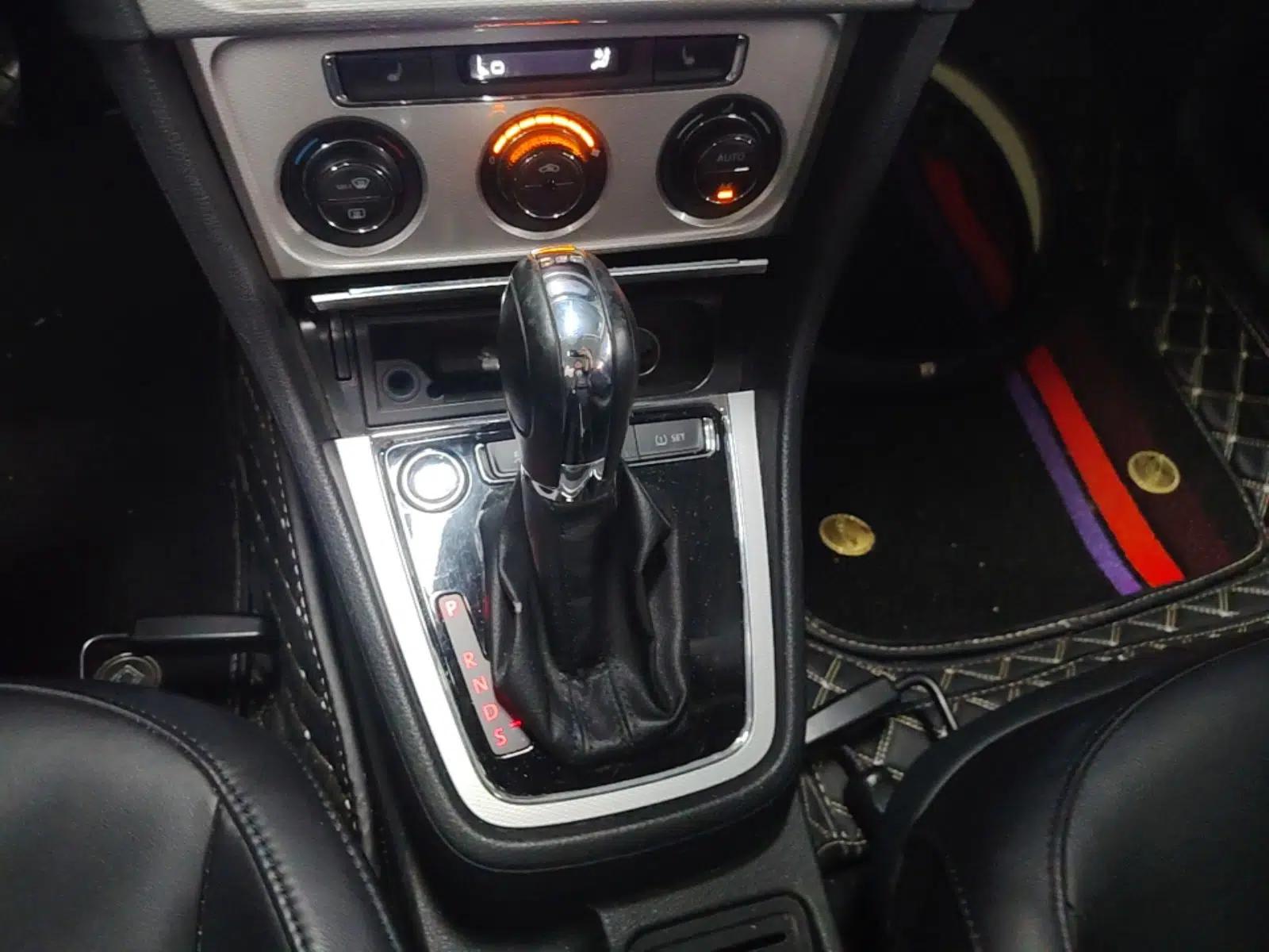 Volkswagen Gran Lavida 2013 1.4 TSI Automatic Luxury Model — миниатюра 16