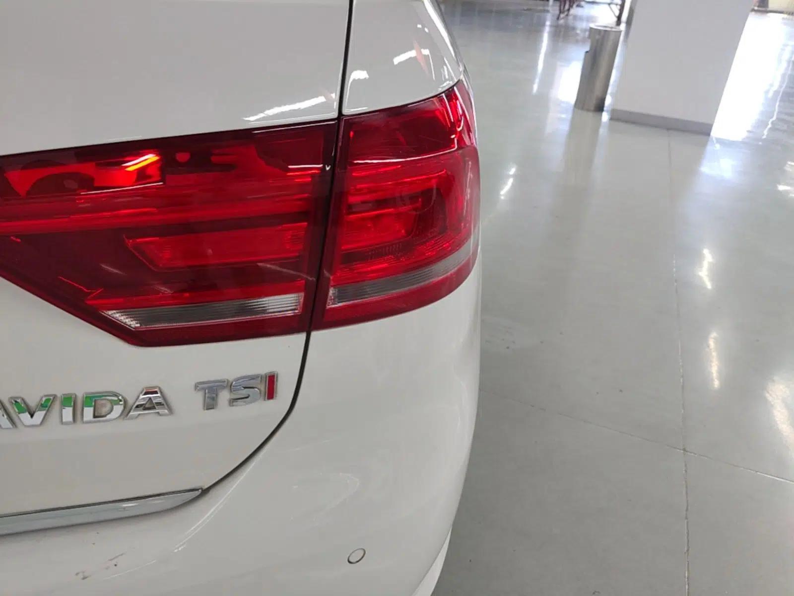 Volkswagen Gran Lavida 2013 1.4 TSI Automatic Luxury Model — миниатюра 9