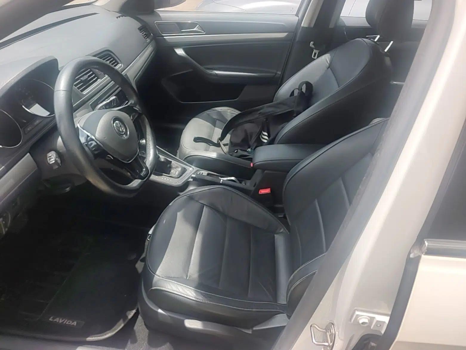 Volkswagen Gran Lavida 2015 1.6L Automatic Comfort Edition — миниатюра 12