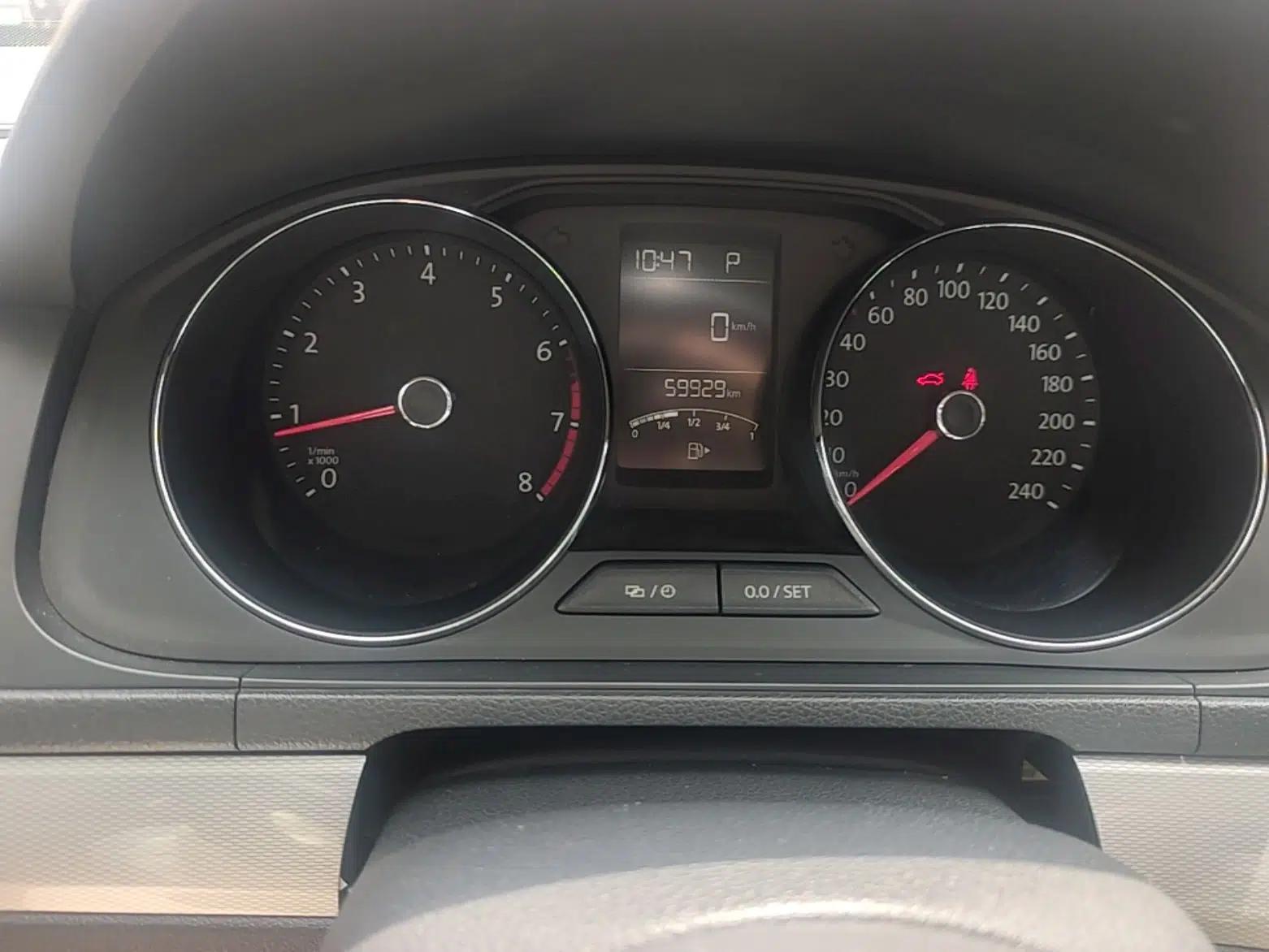 Volkswagen Gran Lavida 2015 1.6L Automatic Comfort Edition — миниатюра 9