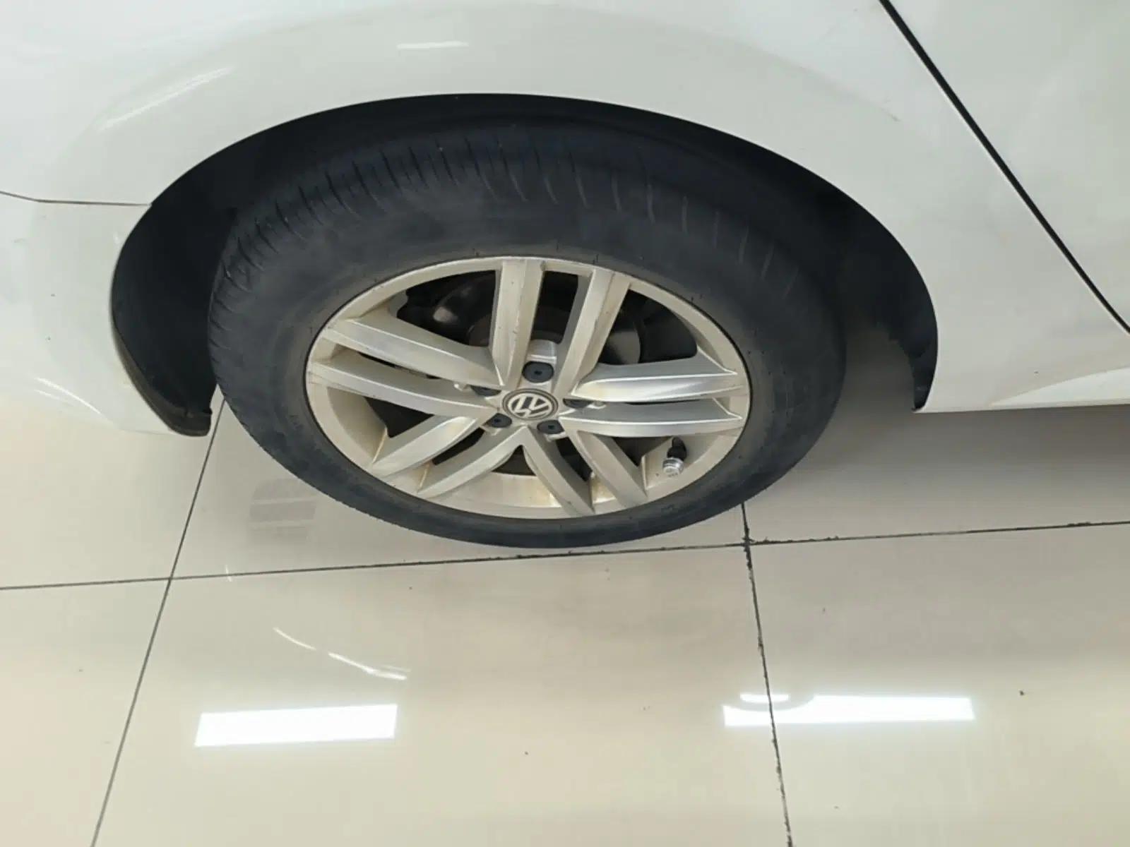 Volkswagen Gran Lavida 2015 1.6L Automatic Comfort Edition — миниатюра 11