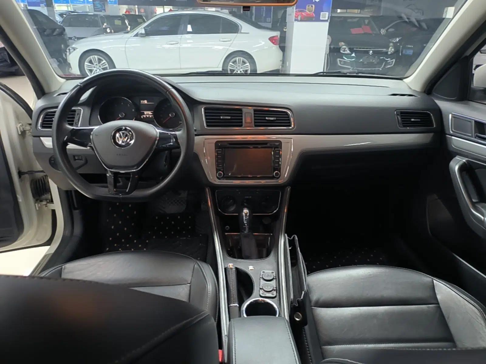Volkswagen Gran Lavida 2015 1.6L Automatic Comfort Edition — миниатюра 12