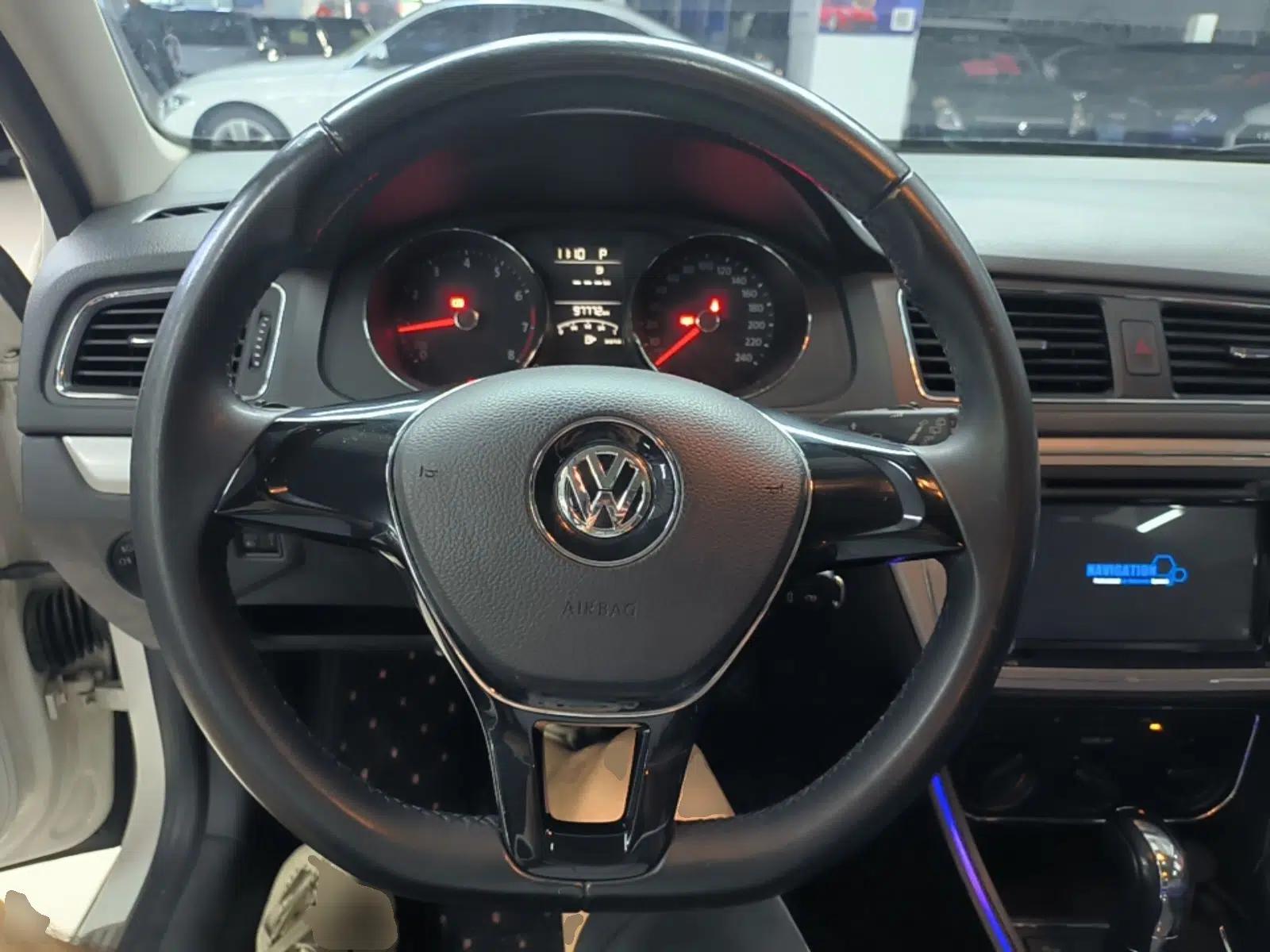 Volkswagen Gran Lavida 2015 1.6L Automatic Comfort Edition — миниатюра 13