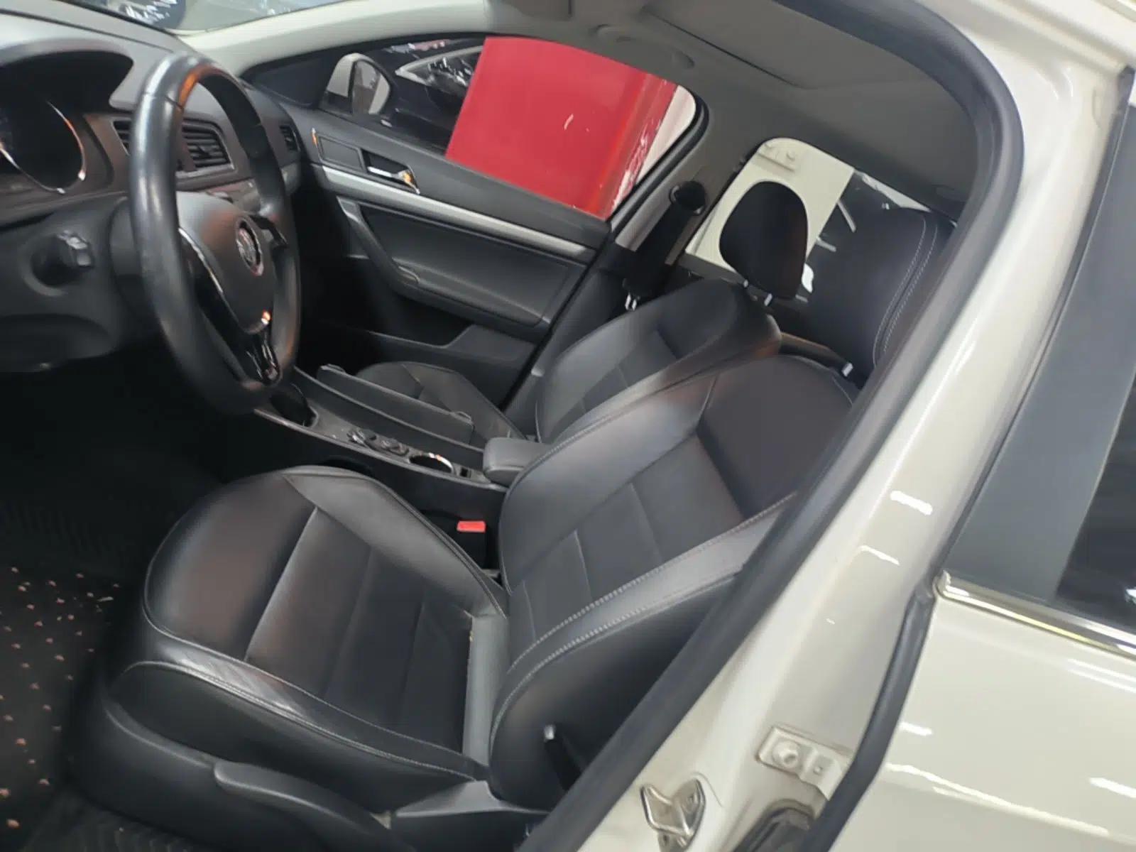 Volkswagen Gran Lavida 2015 1.6L Automatic Comfort Edition — миниатюра 17