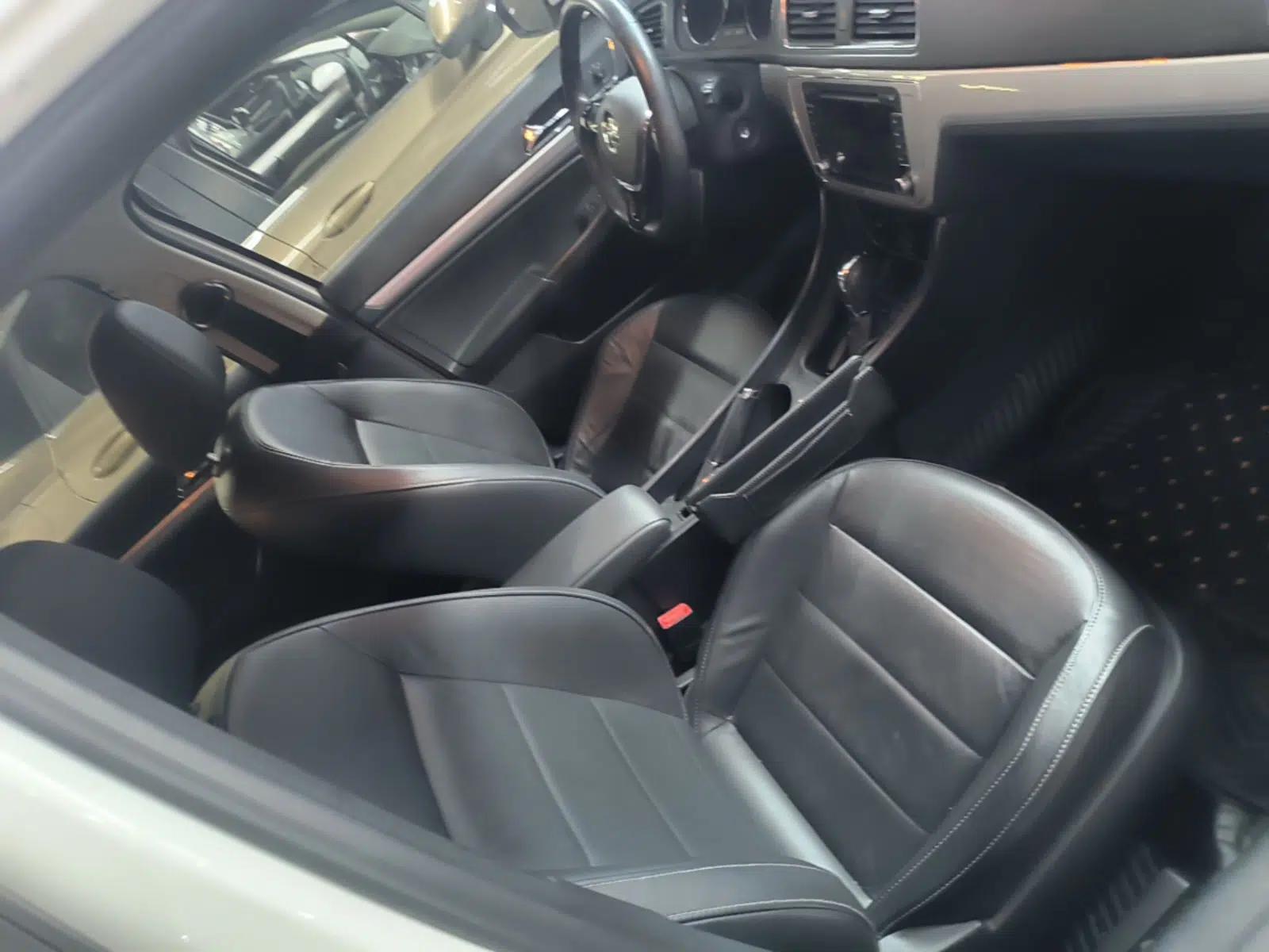 Volkswagen Gran Lavida 2015 1.6L Automatic Comfort Edition — миниатюра 19