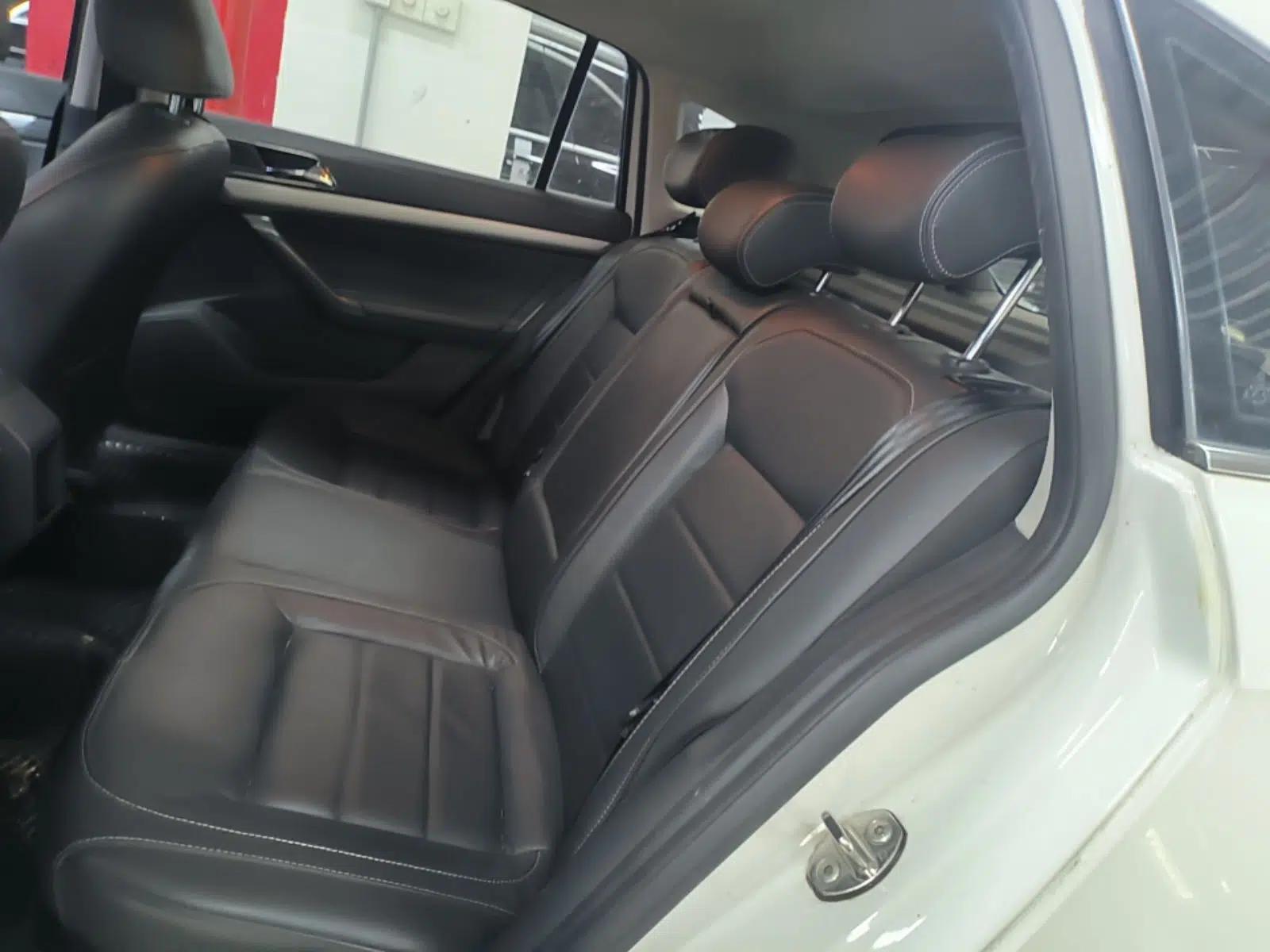 Volkswagen Gran Lavida 2015 1.6L Automatic Comfort Edition — миниатюра 20