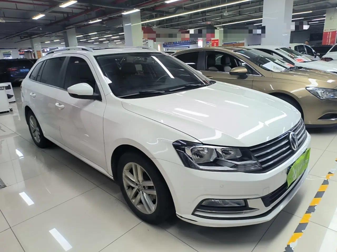 Volkswagen Gran Lavida 2015 1.6L Automatic Comfort Edition — миниатюра 3
