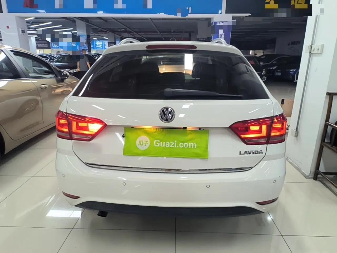 Volkswagen Gran Lavida 2015 1.6L Automatic Comfort Edition — миниатюра 5