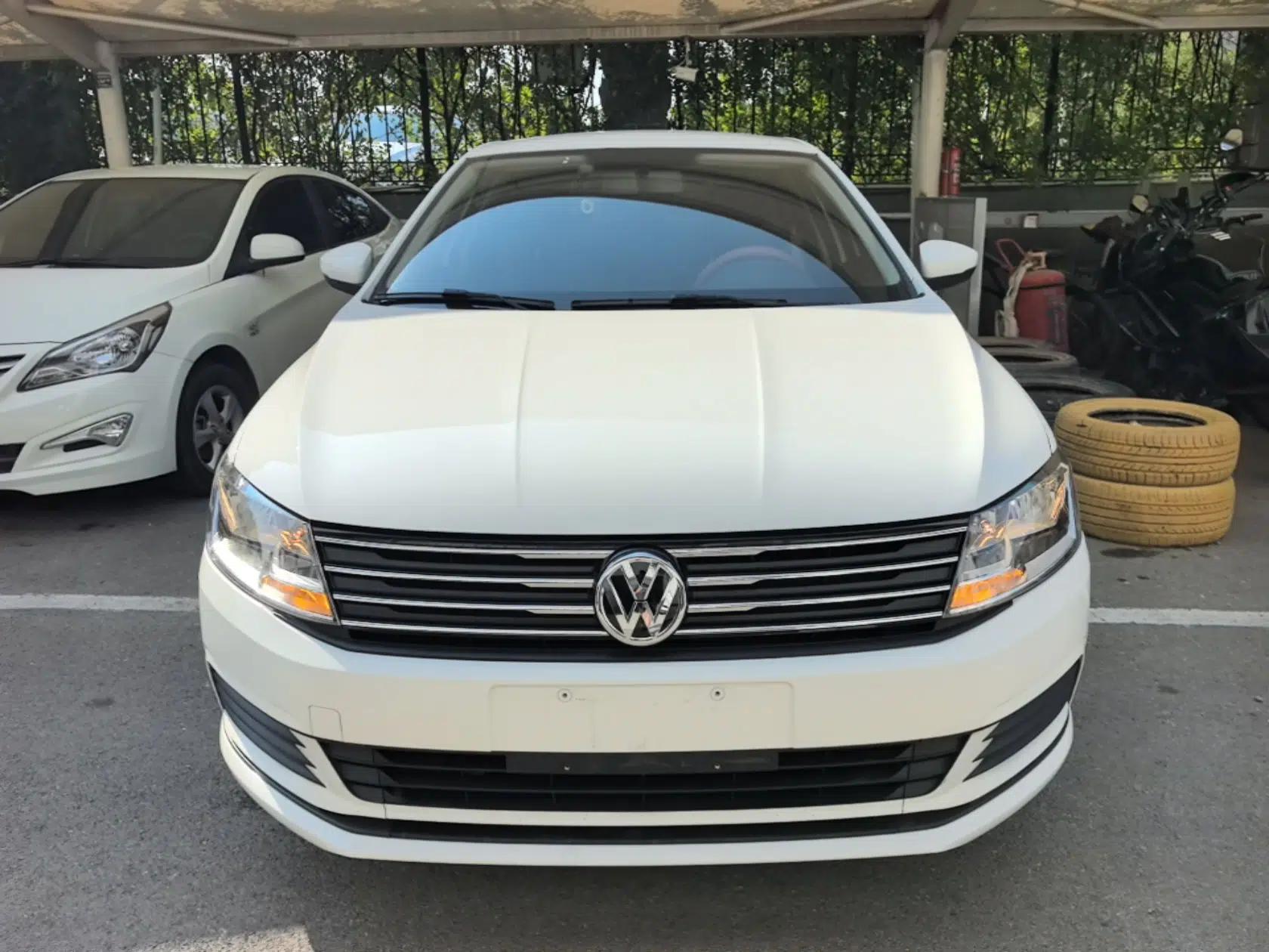 Volkswagen Gran Lavida 2015 1.6L Automatic Fashion Edition — миниатюра 2