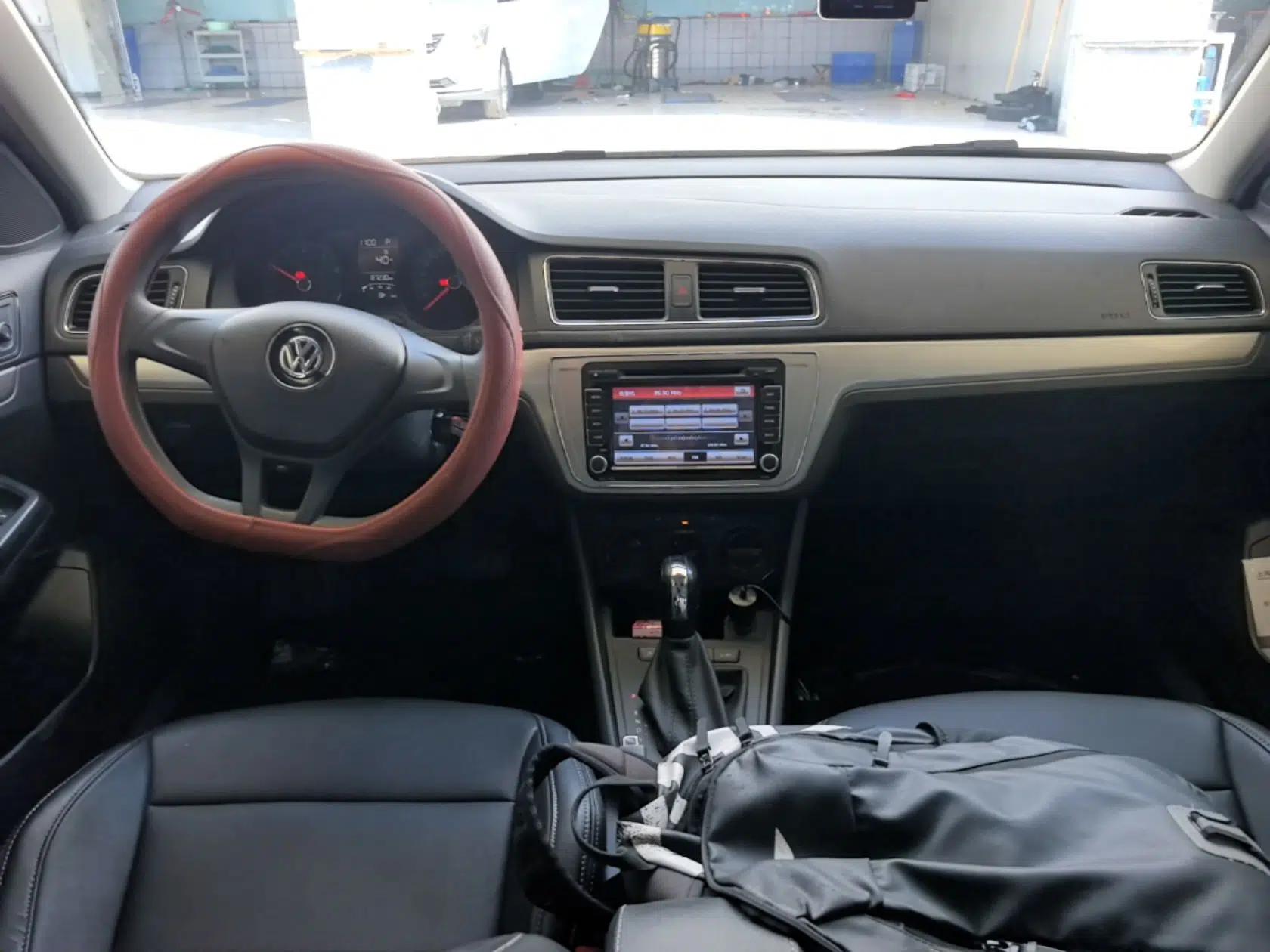 Volkswagen Gran Lavida 2015 1.6L Automatic Fashion Edition — миниатюра 12