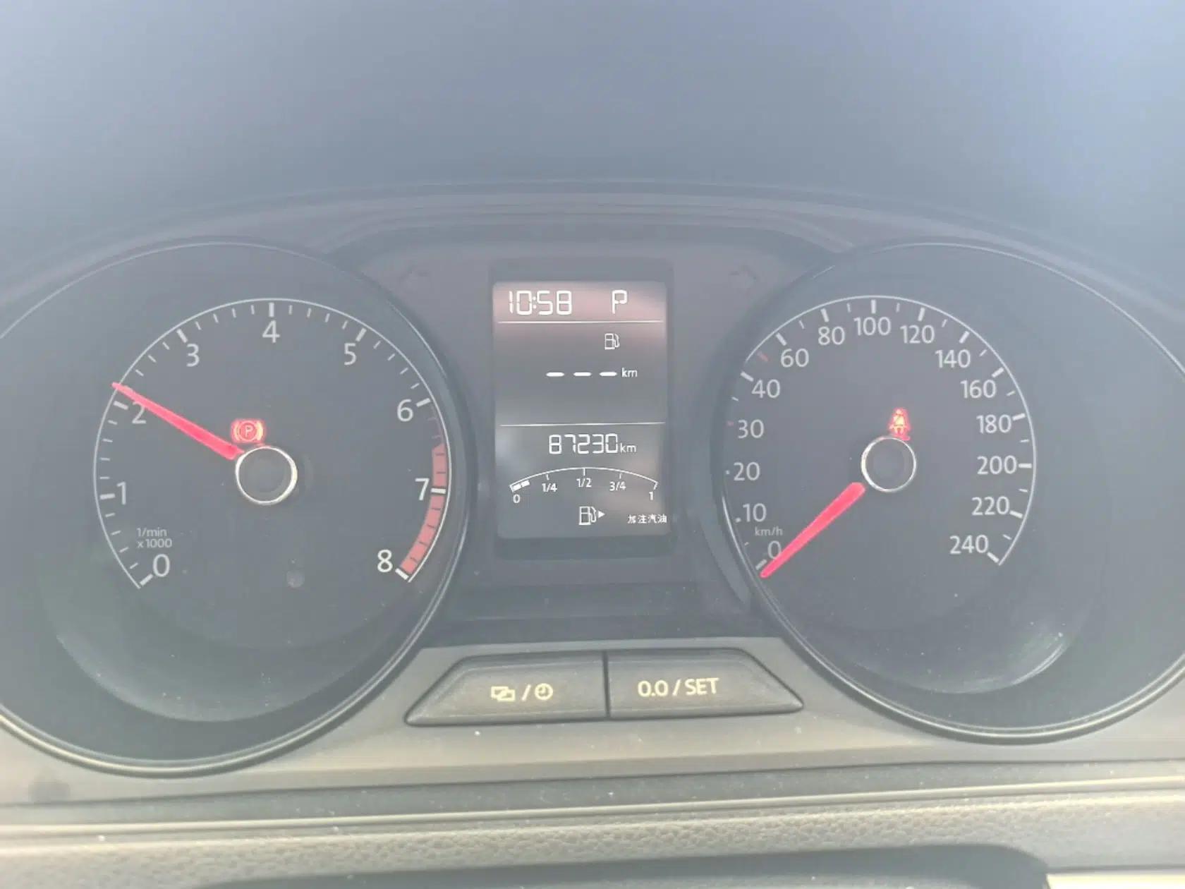 Volkswagen Gran Lavida 2015 1.6L Automatic Fashion Edition — миниатюра 14