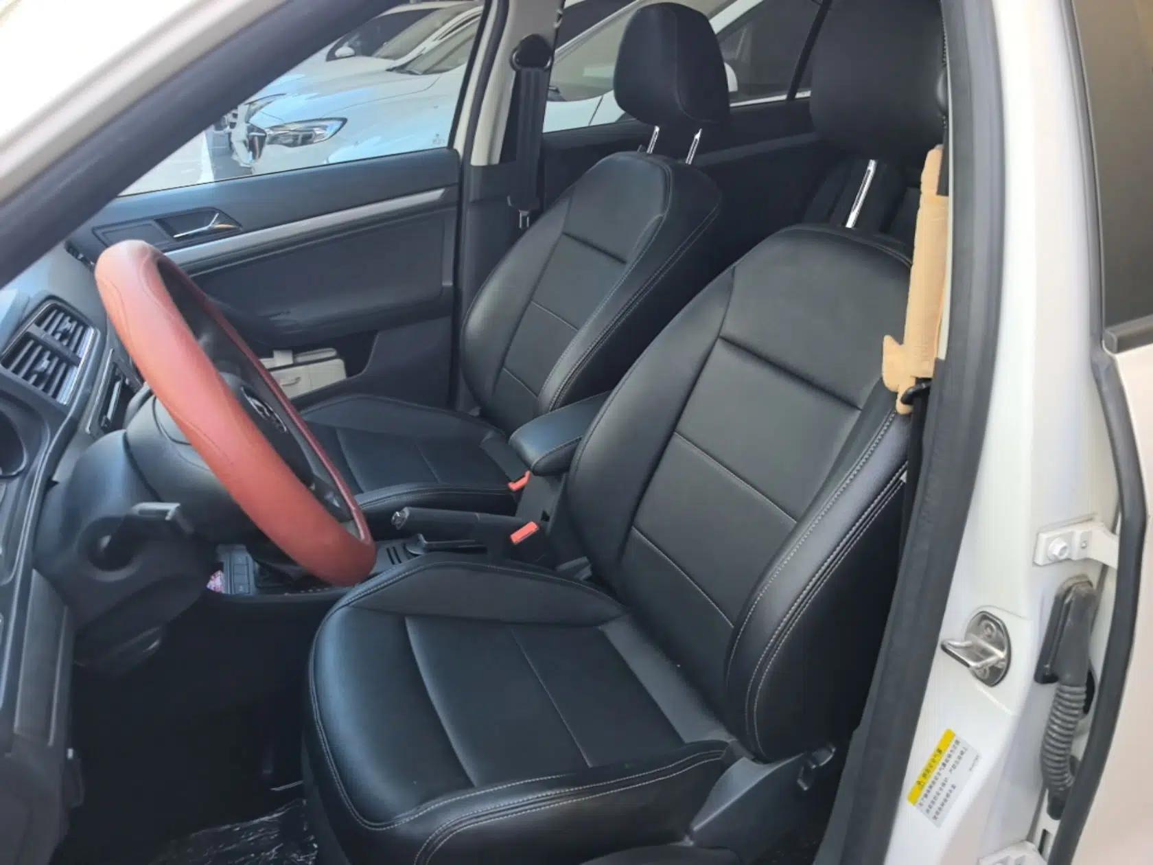Volkswagen Gran Lavida 2015 1.6L Automatic Fashion Edition — миниатюра 17