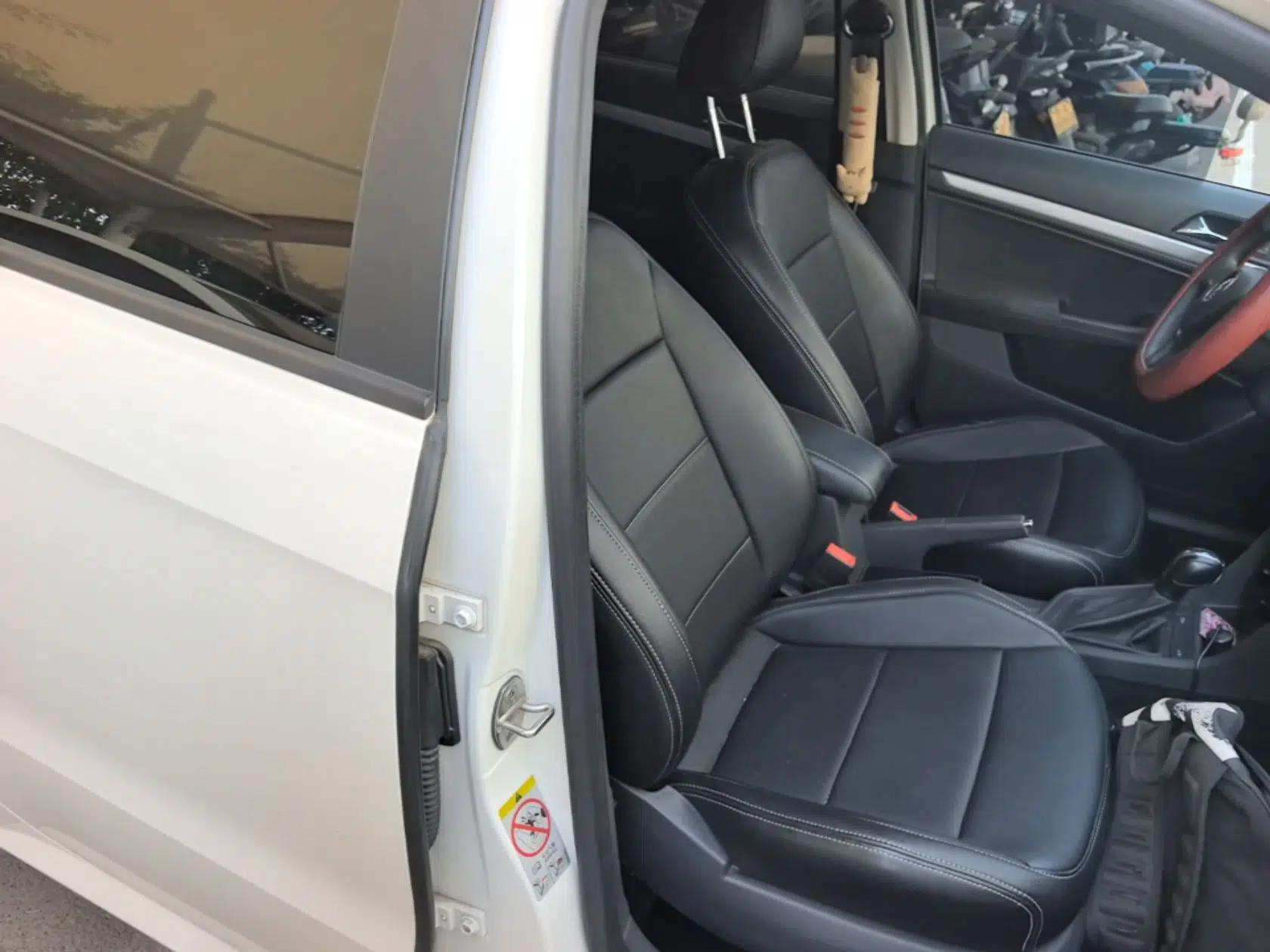 Volkswagen Gran Lavida 2015 1.6L Automatic Fashion Edition — миниатюра 19