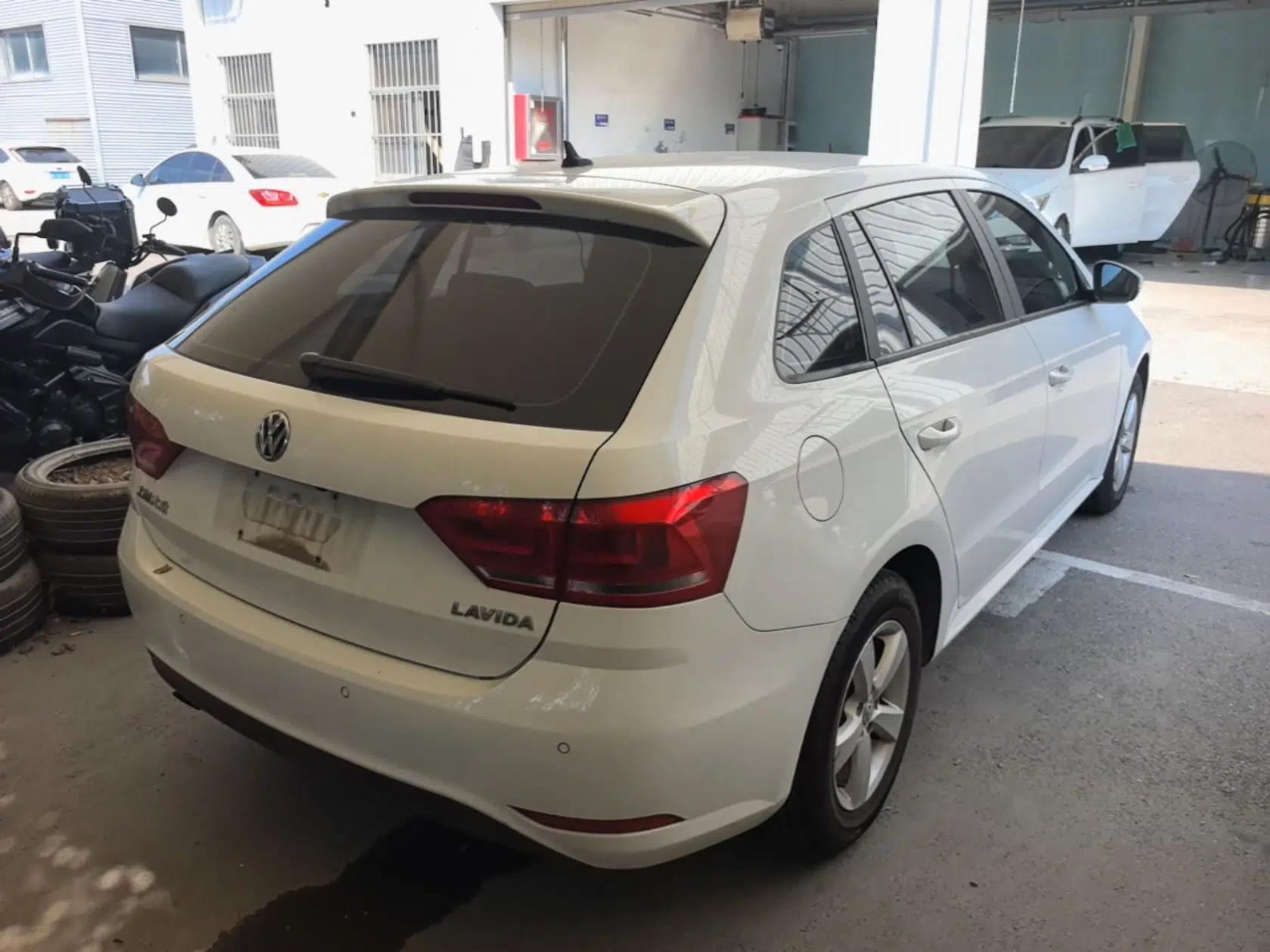 Volkswagen Gran Lavida 2015 1.6L Automatic Fashion Edition — миниатюра 6