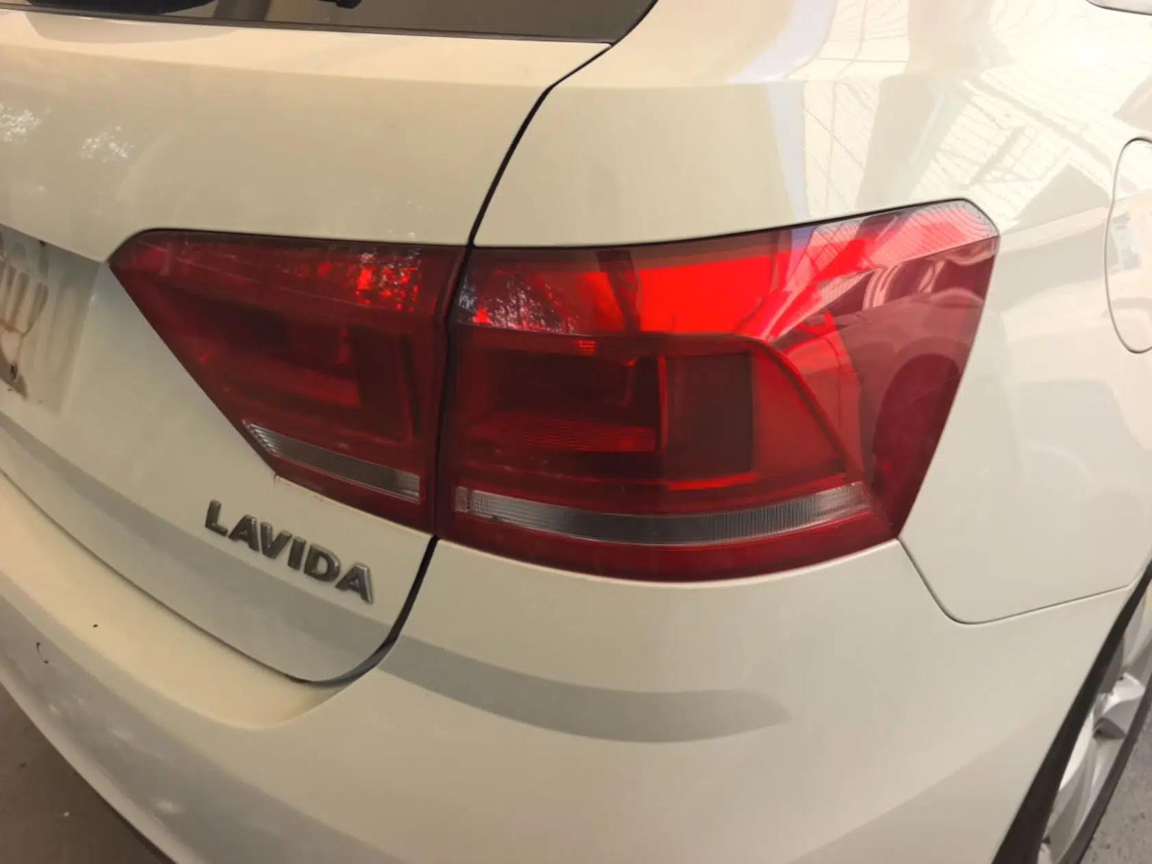 Volkswagen Gran Lavida 2015 1.6L Automatic Fashion Edition — миниатюра 9