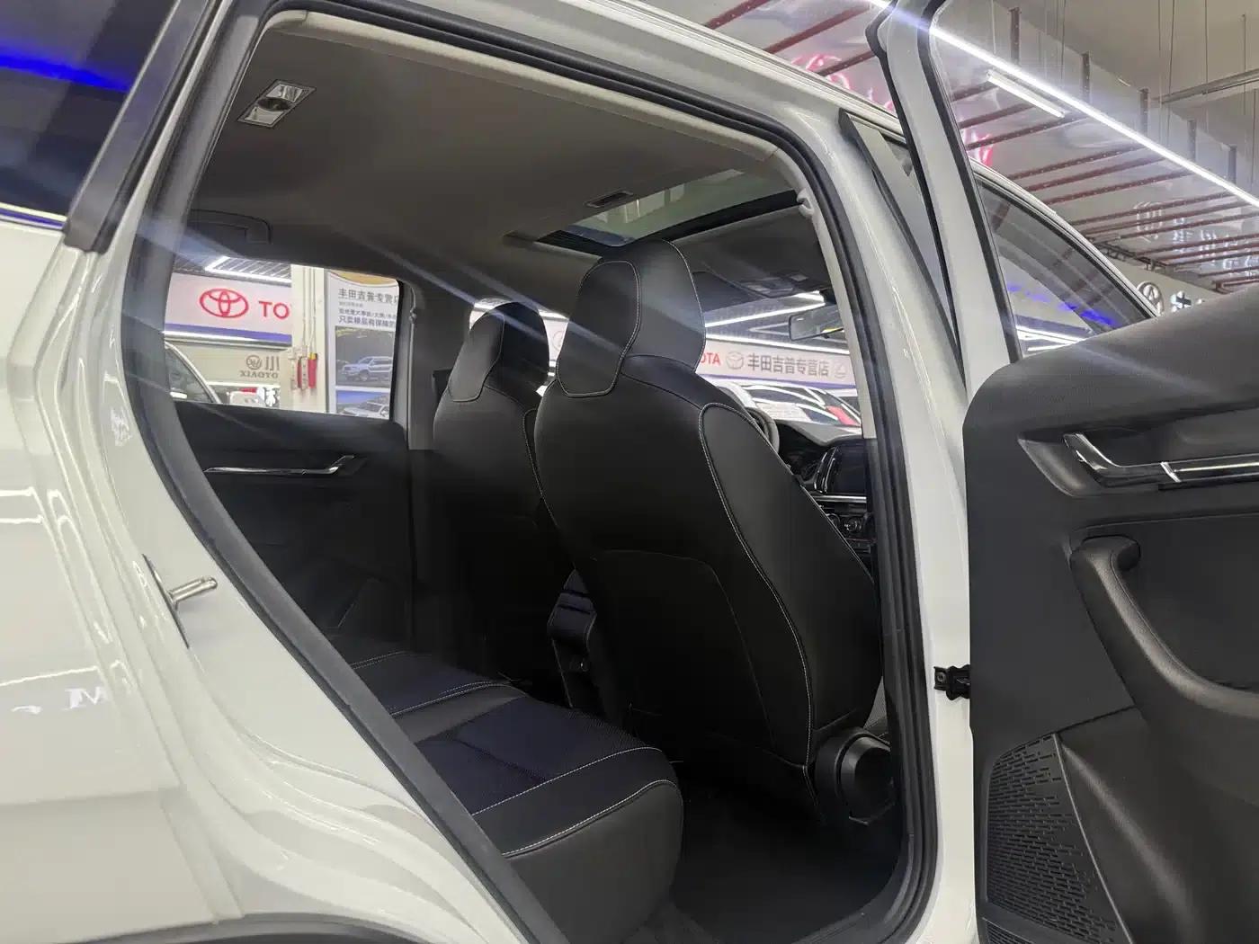 Kamiq 2023 1.5L Automatic Comfort Edition — миниатюра 10