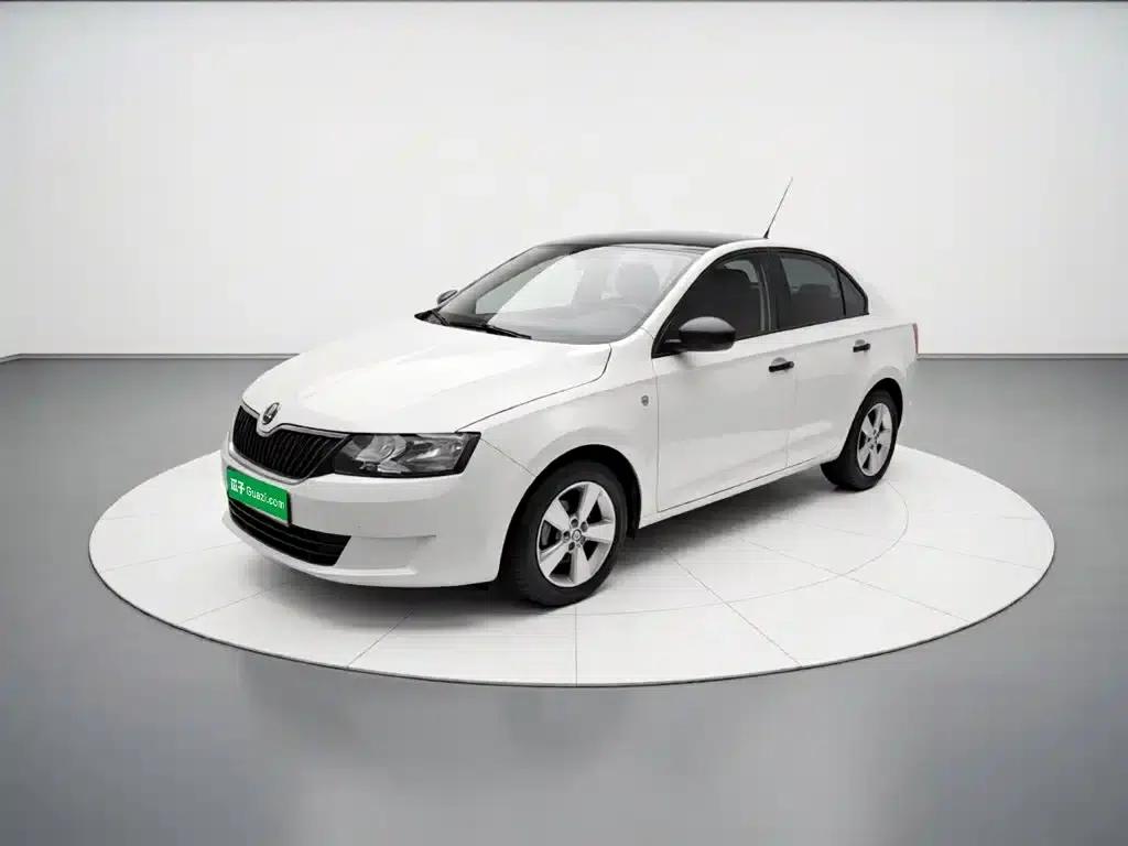 Rapid 2016 1.6L Manual Forward Edition — миниатюра 1