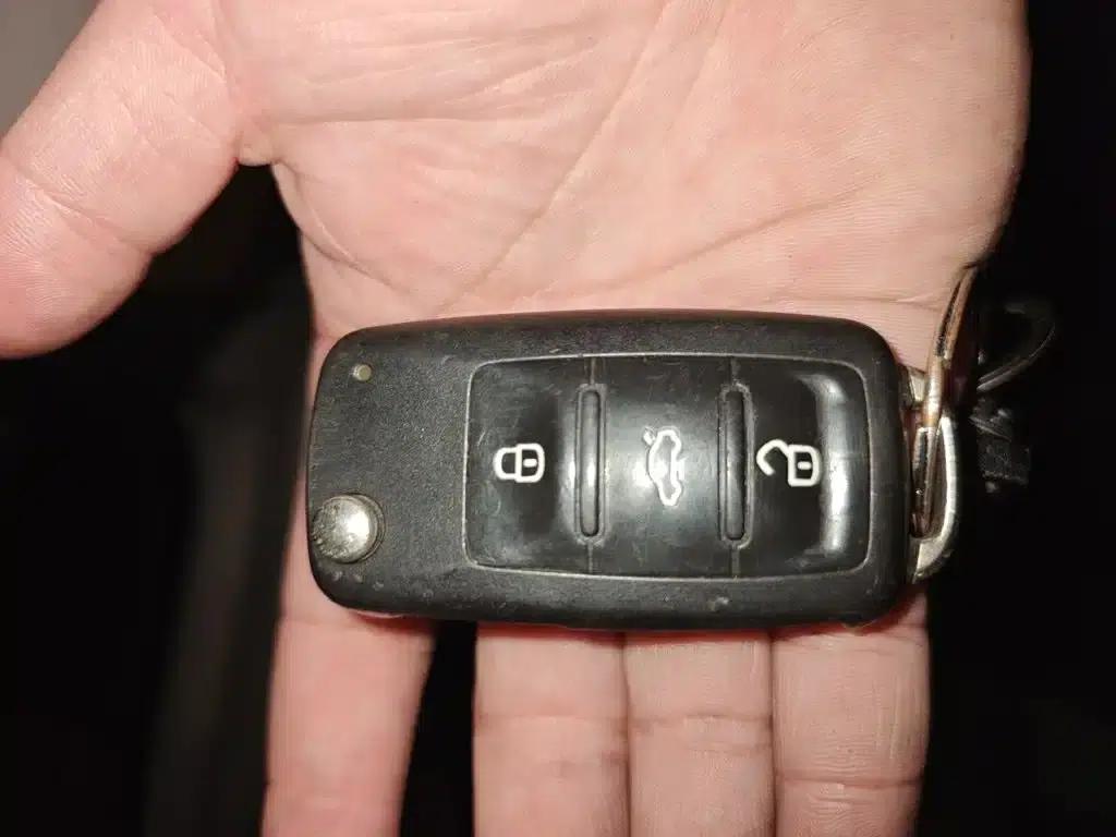 Rapid 2016 1.6L Manual Forward Edition — миниатюра 9