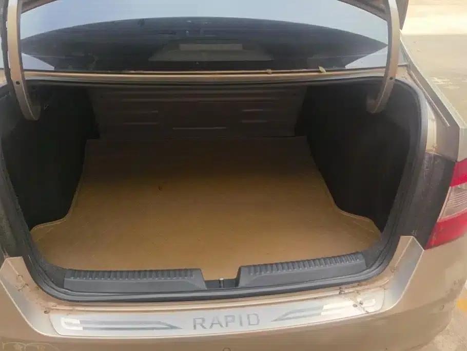 Rapid 2015 1.6L Automatic Smart Selection Model — миниатюра 3