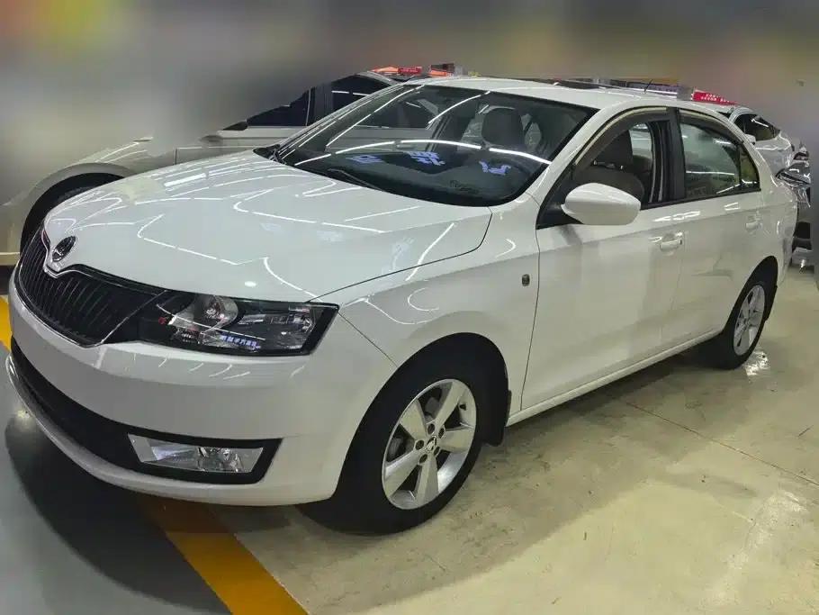 Rapid 2013 1.6L Automatic Smart Selection Model — миниатюра 1