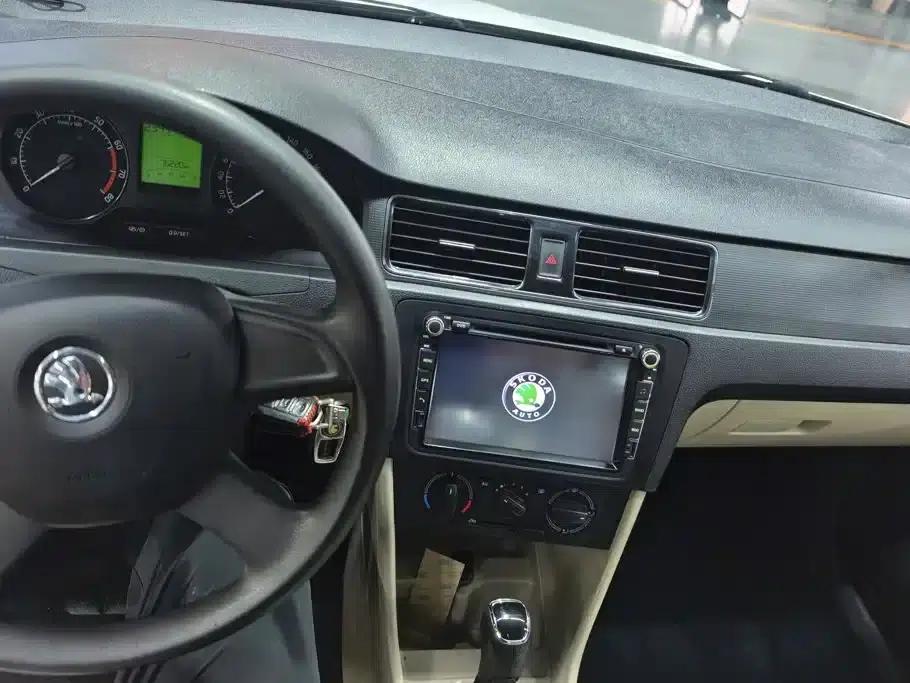 Rapid 2013 1.6L Automatic Smart Selection Model — миниатюра 12