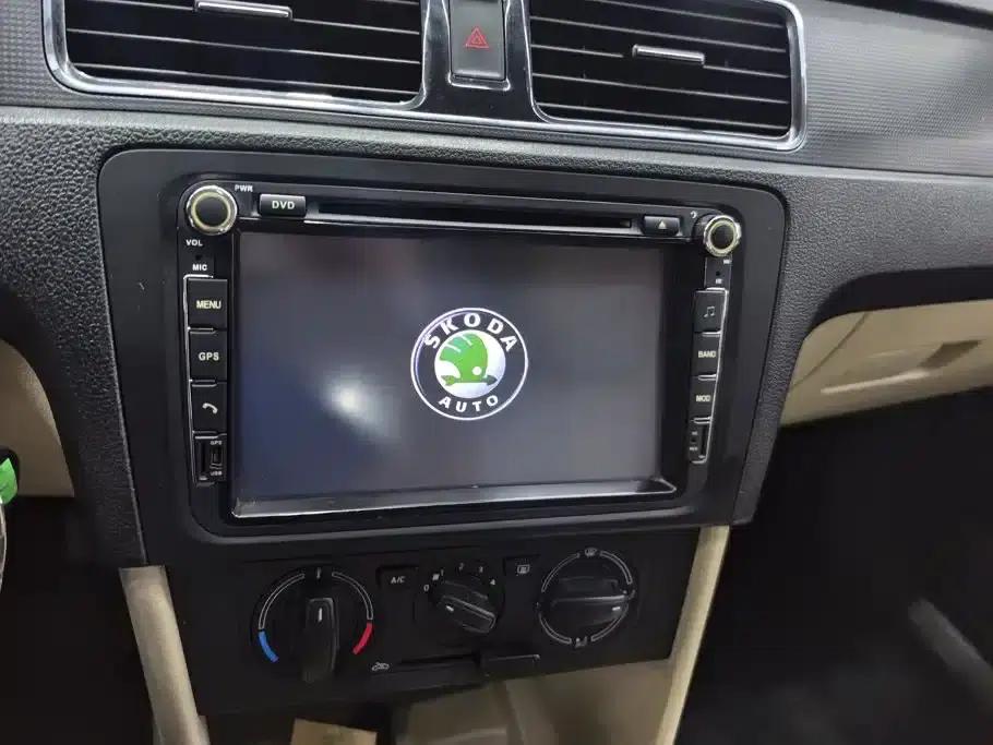 Rapid 2013 1.6L Automatic Smart Selection Model — миниатюра 13