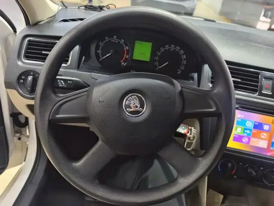 Rapid 2013 1.6L Automatic Smart Selection Model — миниатюра 15