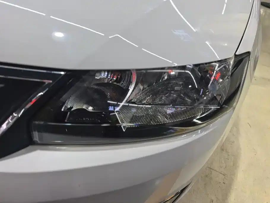 Rapid 2013 1.6L Automatic Smart Selection Model — миниатюра 5