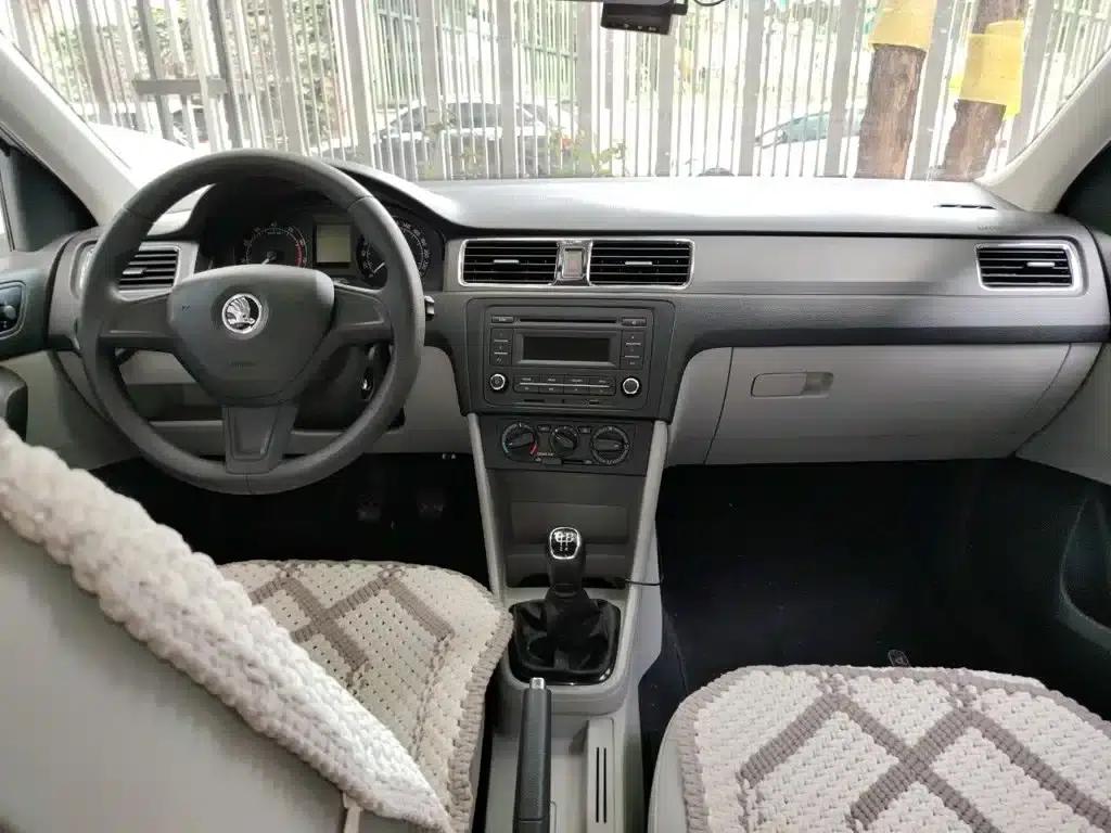 Rapid 2016 1.6L Manual Comfort Edition — миниатюра 13