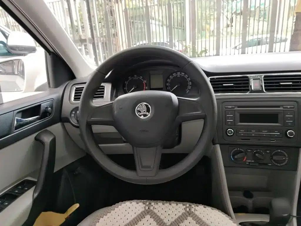 Rapid 2016 1.6L Manual Comfort Edition — миниатюра 3